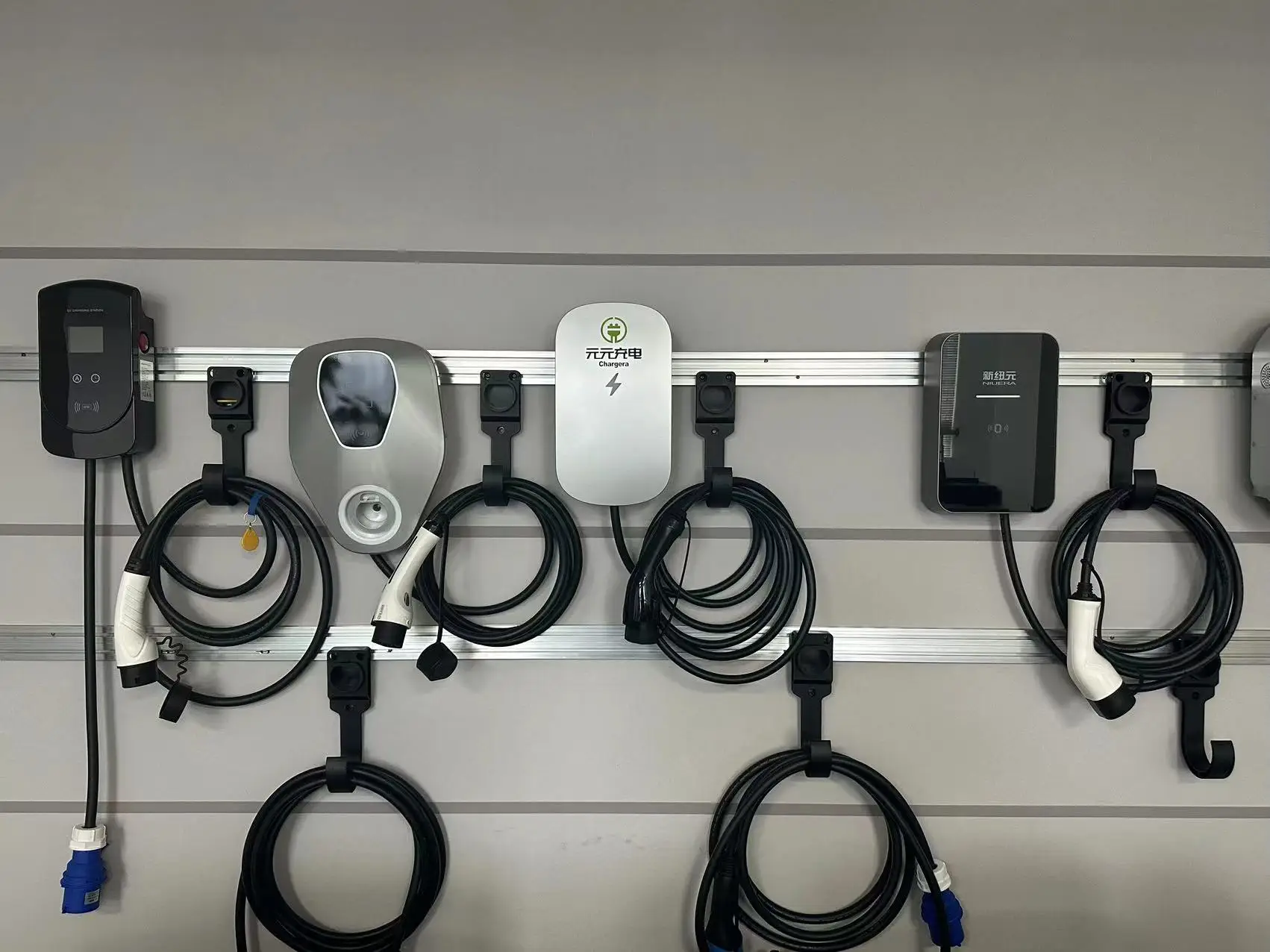 Factory 7kw 11kw 22kw AC EV Charger Wall-Mounted EV Charger type2 32A 3 phase Wallbox For EV Charging Station