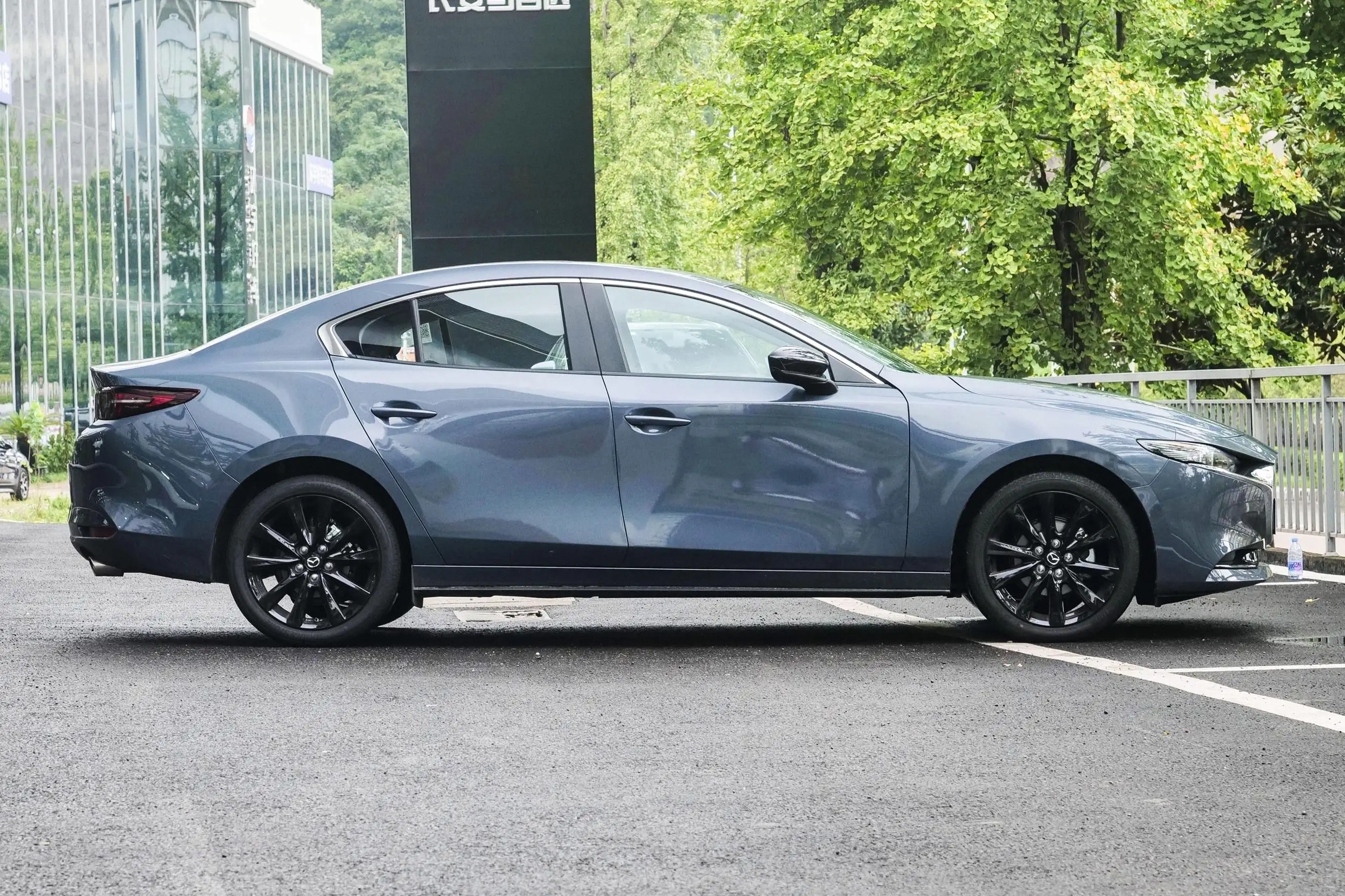 Лидер продаж левый рулевой седан автомобиль Mazda 3 Axela новый бензиновый подержанные автомобили в наличии