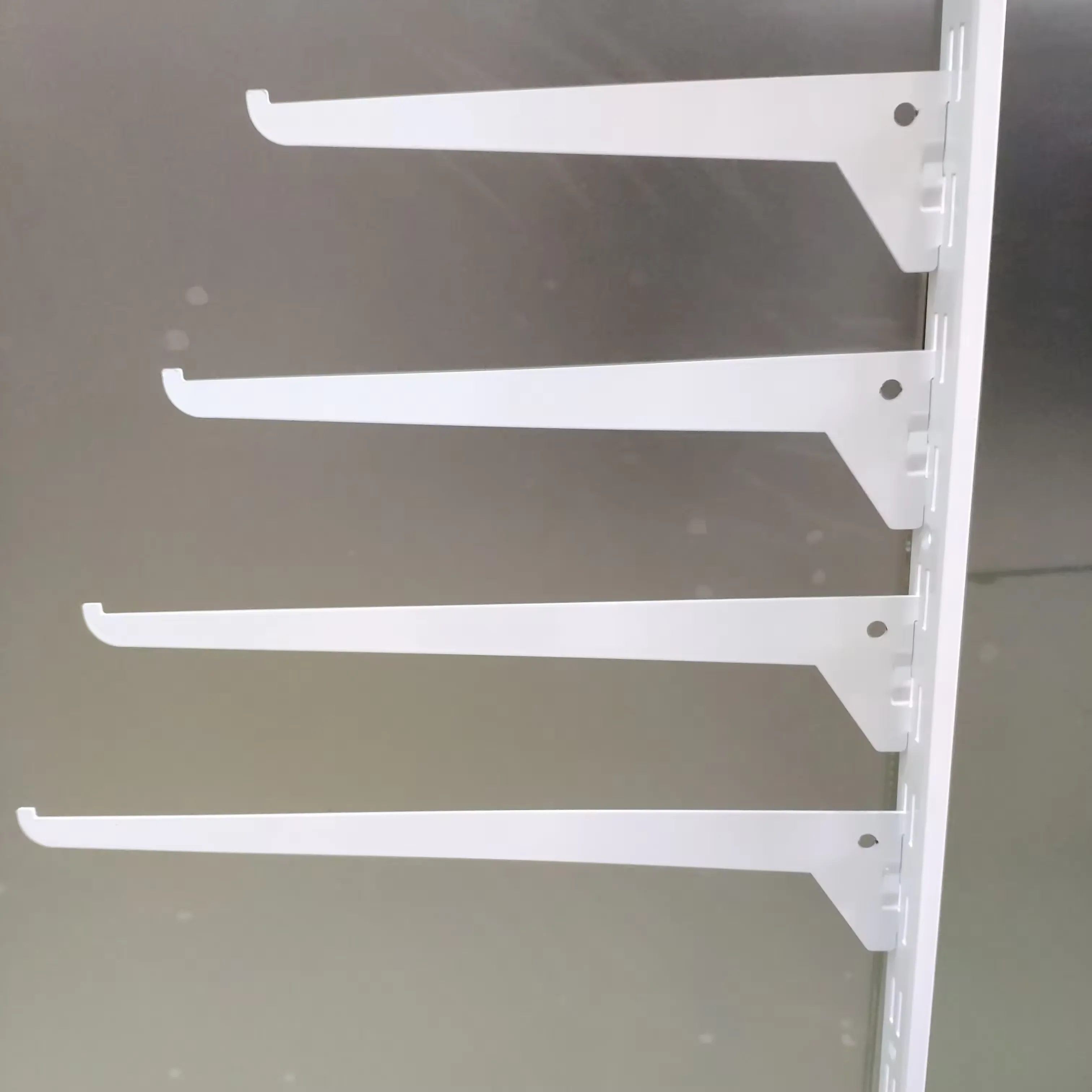 Wholesale Shop Fittings White Metal Shelf Brackets Store Display Bracket for Channel