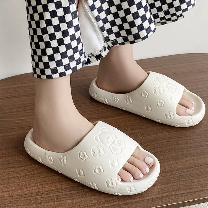 New bear flip-  flops summer beach Stylish Outdoor Casual Thick fashion  for women Shower Bathroom Sandals Slippers