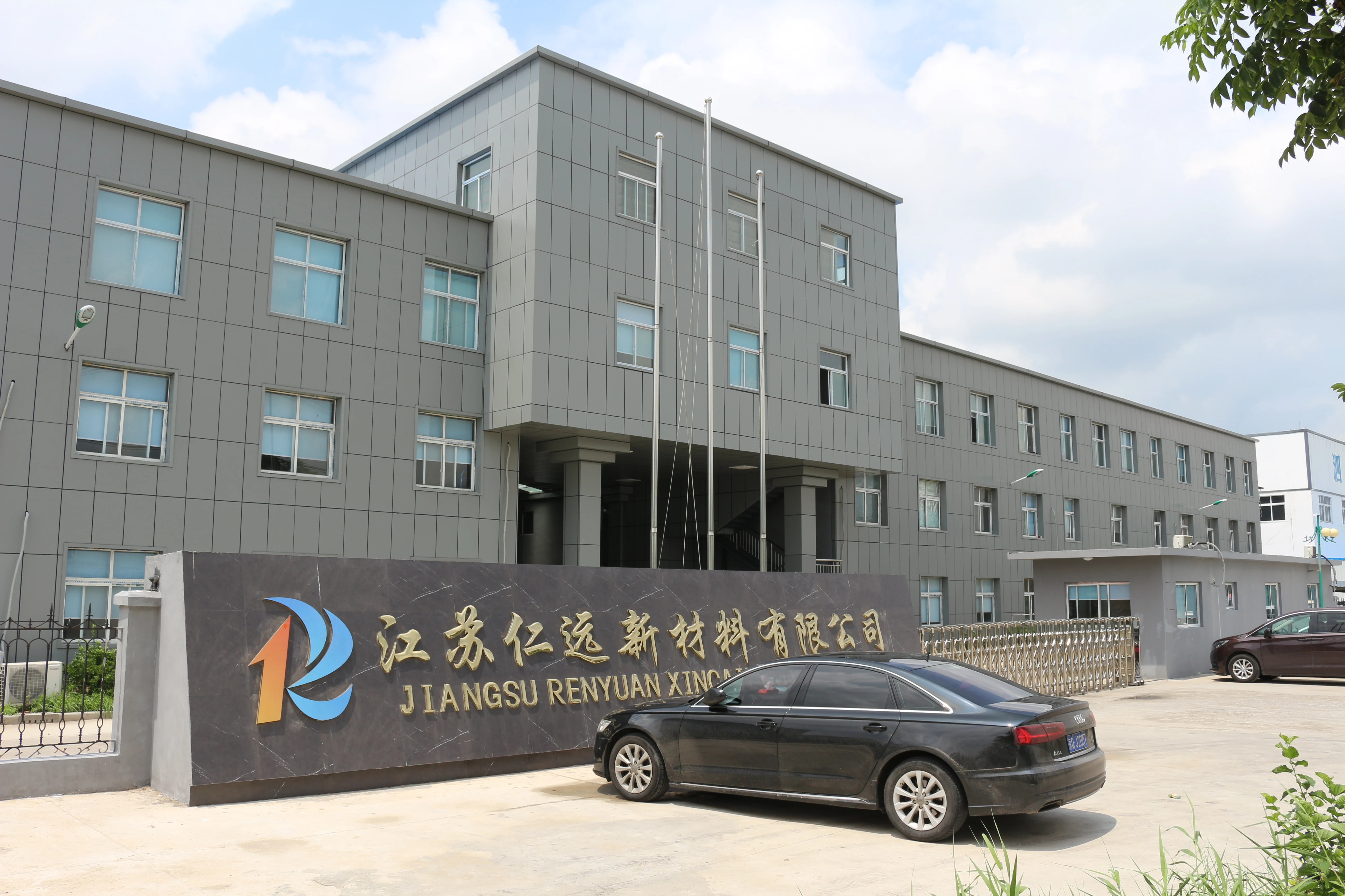 
Food grade jumbo 500m PVC wrap film cling film plastic film with inner box cutter 