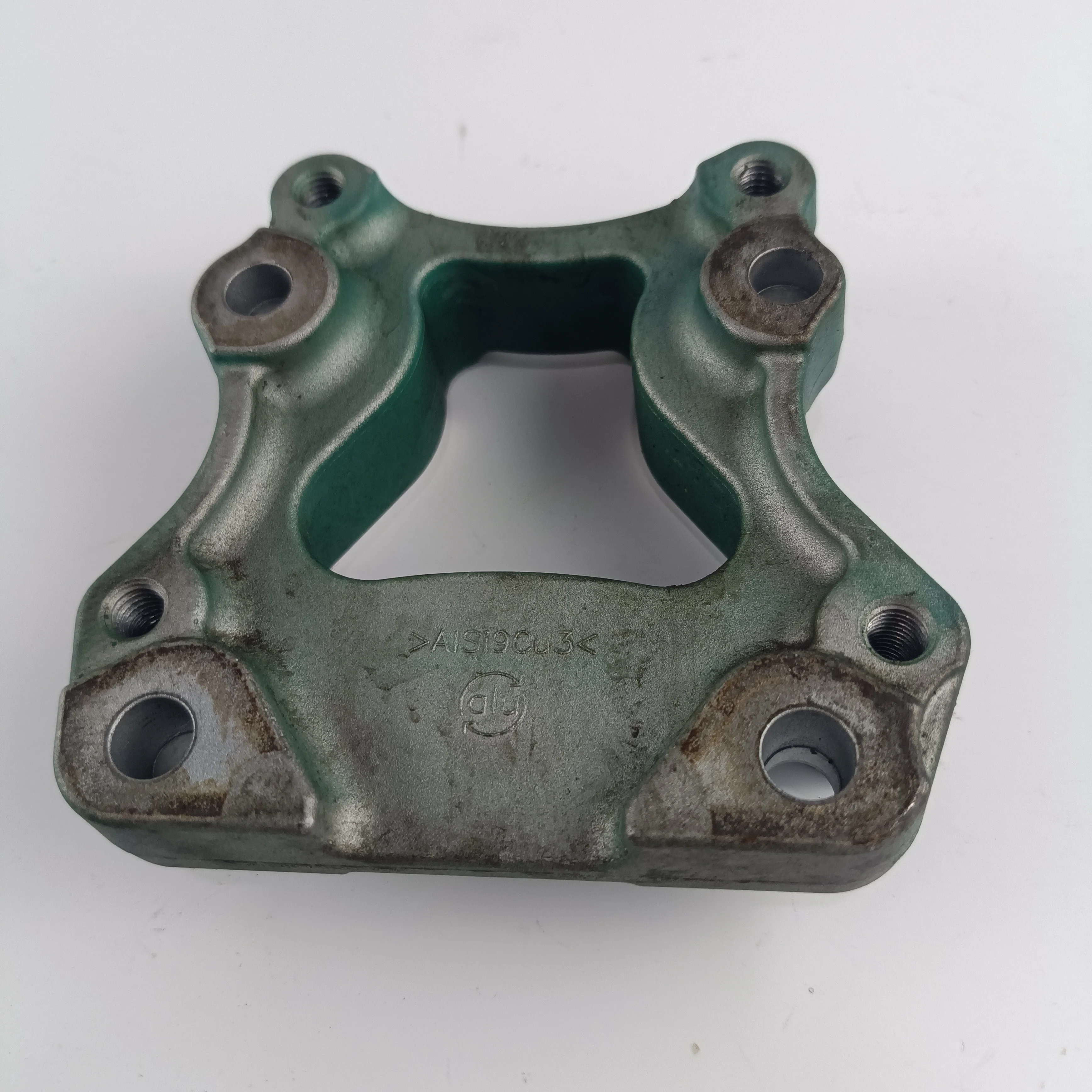 21569710/20578861 Heavy Duty European Auto Parts Truck Cabin Suspension Bracket for Volvo FH FM