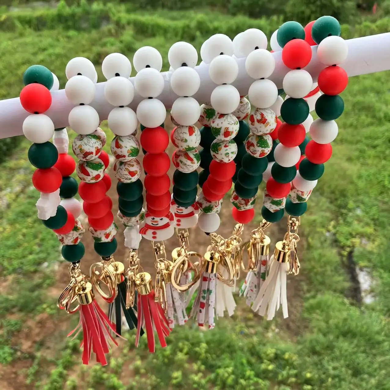 9 Colors Christmas Custom Silicone Snowman Tree Beaded Keychain Wristlet Keyring Bracelet for Women Bag