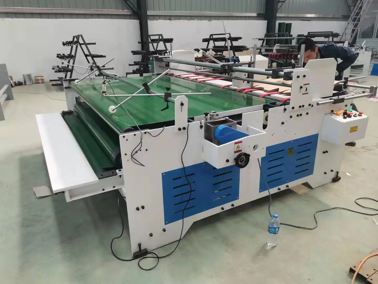 Manual corrugated box folding edge glue machine / carton gluing machine for sale