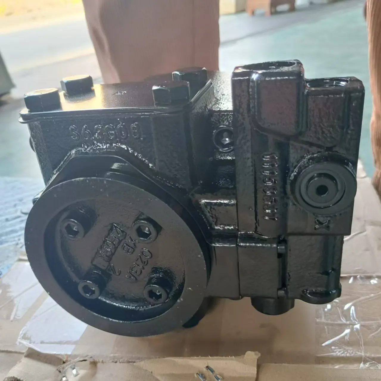 JRRS60BLS2520NNN3C3REA8NNNNJJJNNN гидравлический насос от Danfoss в наличии