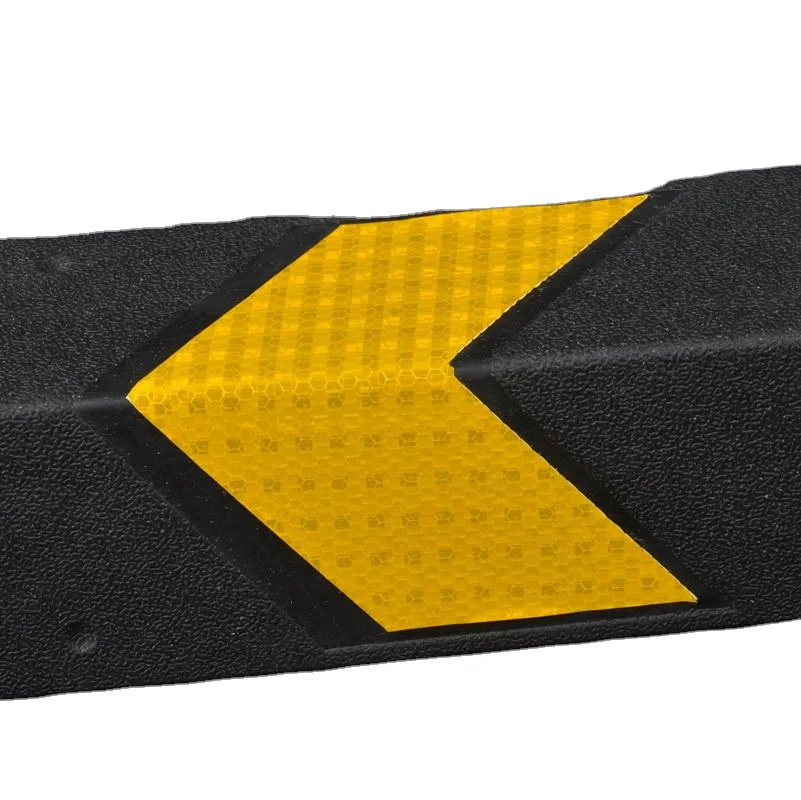 Vertical Reflective Rubber Corner Guard L Shape Black & Yellow For Car Parks Warehouses with Reflex Reflector