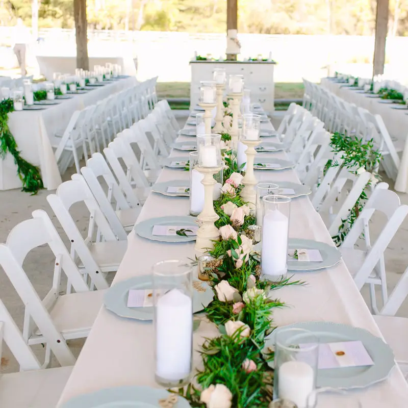 Outdoor White Colors Wedding Banquet Event Stackable Foldable Plastic Resin Folding Chairs