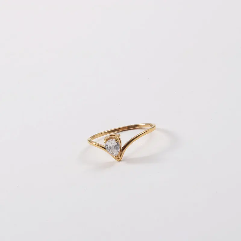 Dazzling Drop-shaped CZ Rings, Made of Titanium Steel and Plated with 18k Gold, Perfect for Daily Wear