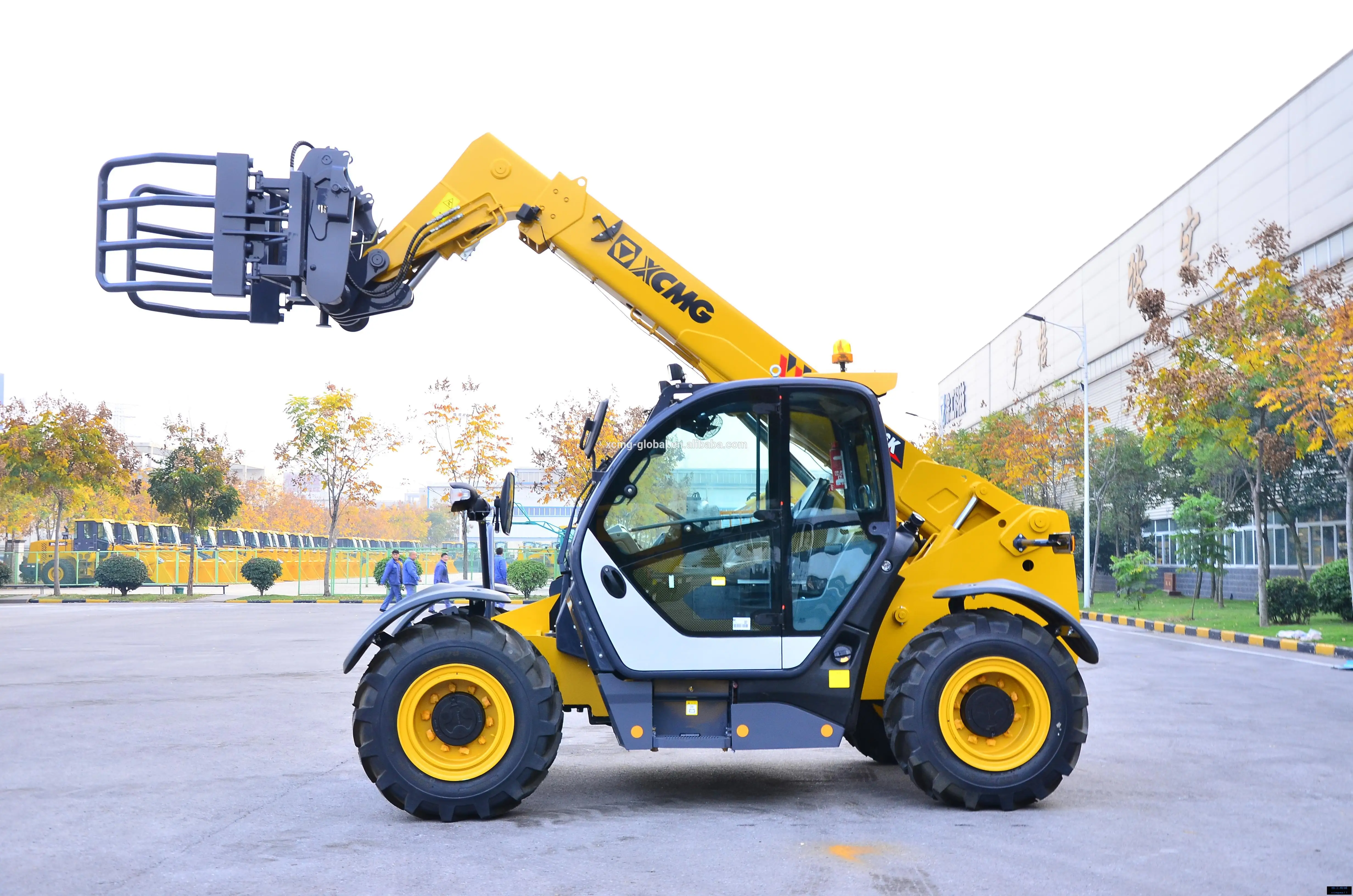 XCMG telehandler work platform XC6-4517K 4ton 17m telehandler telescopic with Multifunction attachments for sale