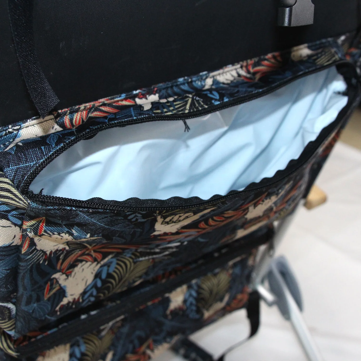 Custom portable wooden arms backpack lounge chair,folding beach backpack lawn chair