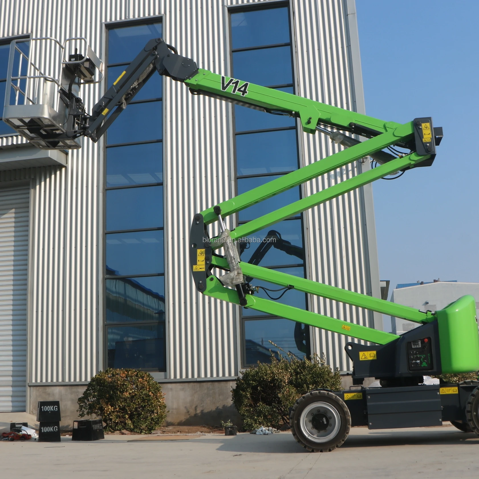 12m 16m self-propelled curved arm lifting platform Customizable hydraulic curved arm aerial working platform