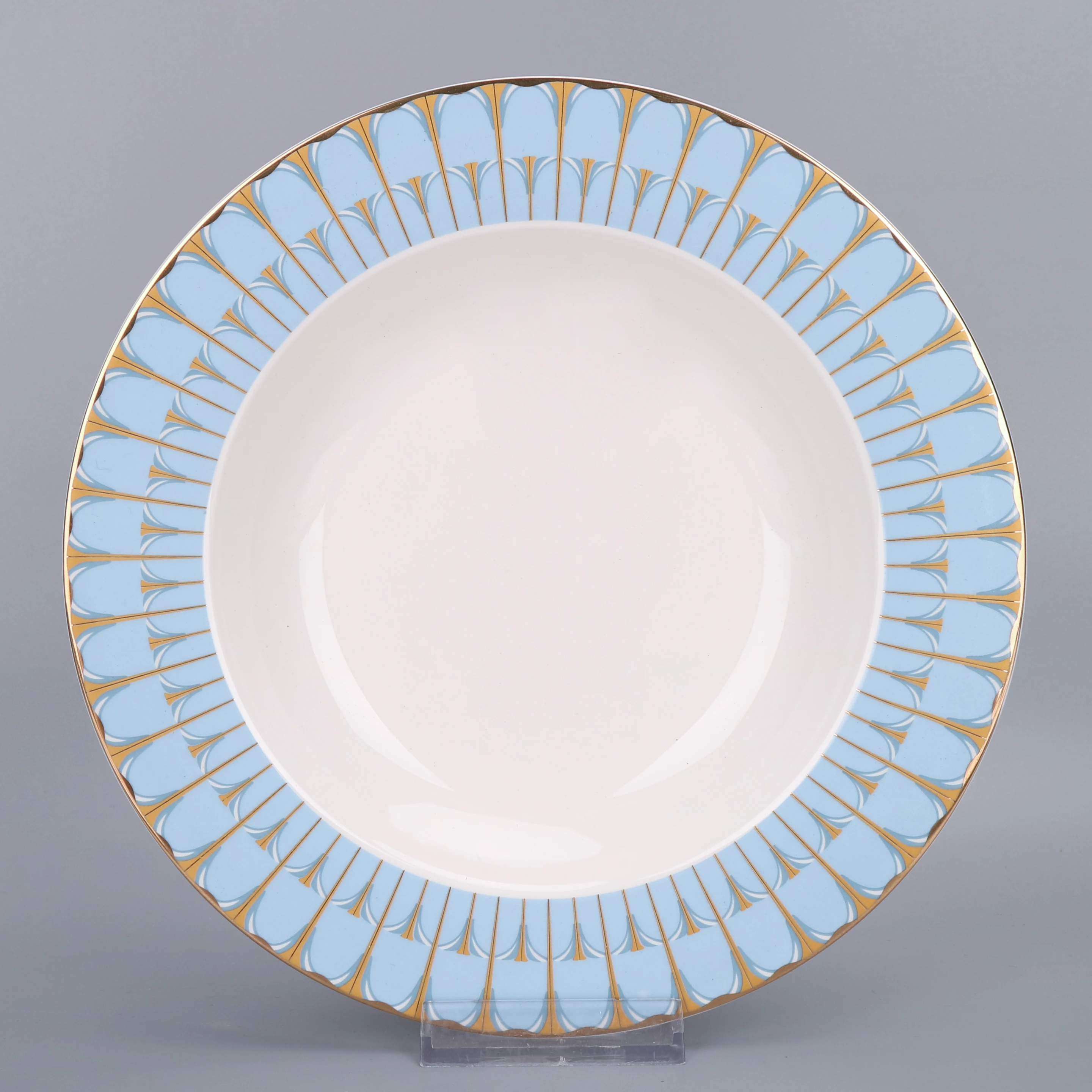Embossed Golden Decal Fine Bone China Dinnerware Luxury Style Porcelain Plates Dinner Set