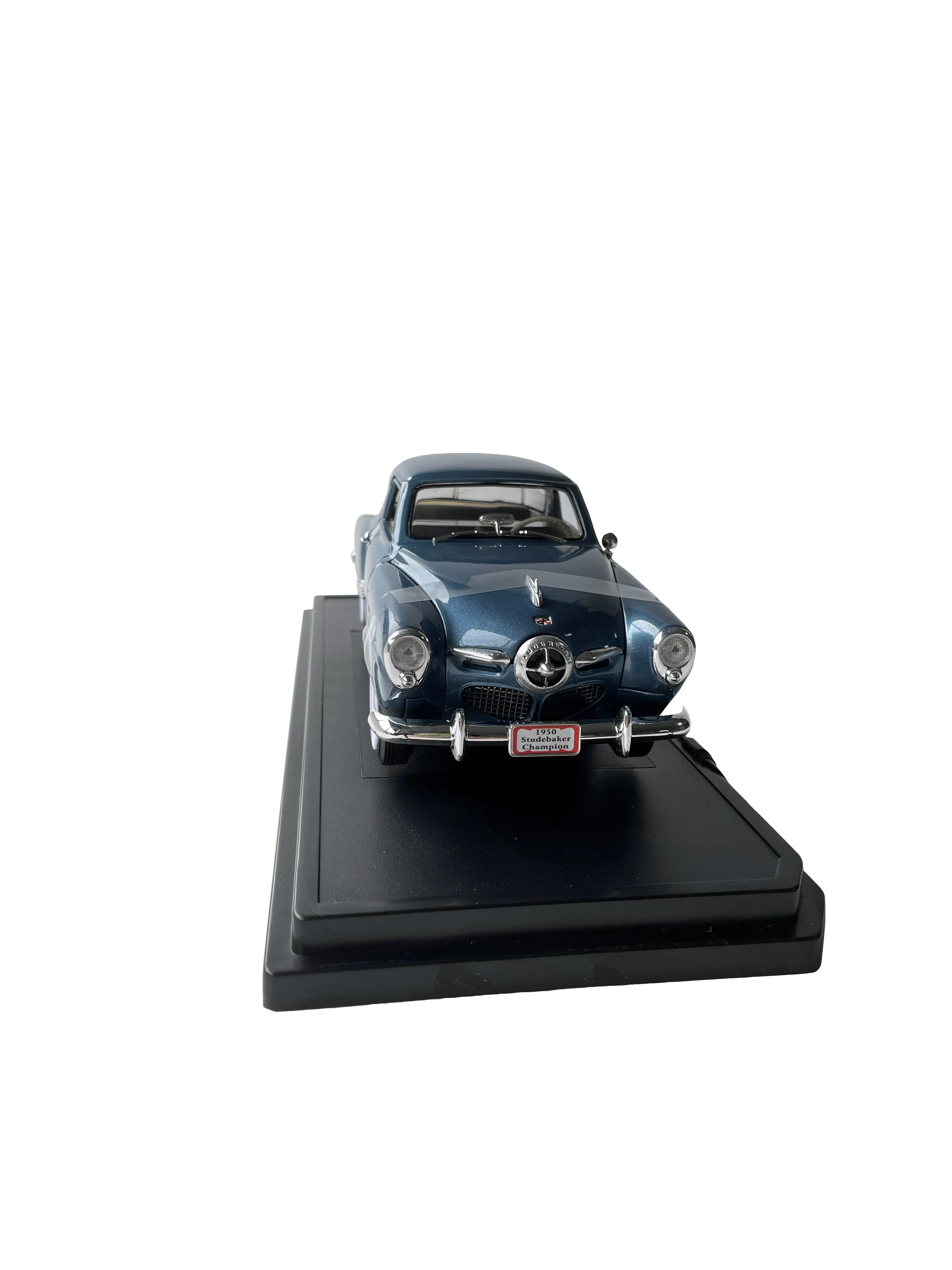 High Quality 1/18 Scale Die-Cast Zinc Alloy and Plastic 1950 Studebaker Champion Vintage Car Model Metal Toy with Stock
