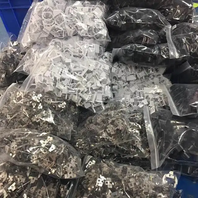 Headlight Bulb Retainers adaptador h7 bulb holder auto H7 Adapter Holders H7 Retainers Clip Socket Base for VW/Audi/BMW/Buick