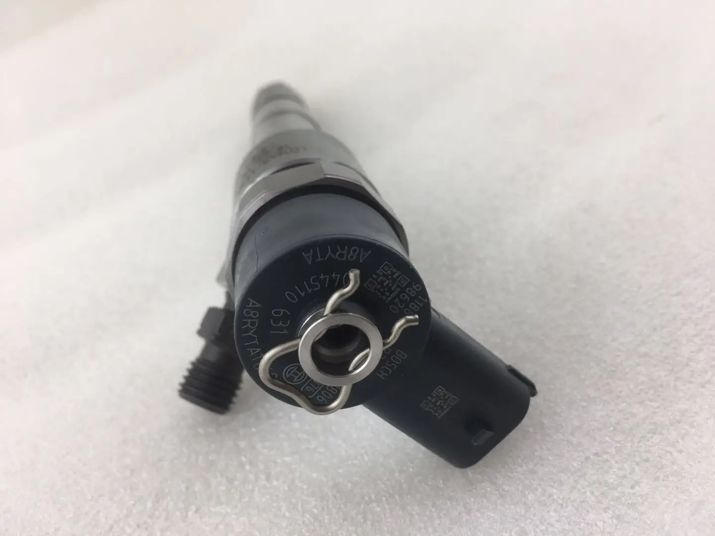 Ezreal Common Rail Inyectores Diesel Engine spare parts 0445 110 630 0445 110 631 0445110630 For Isuzu diesel pump test machine