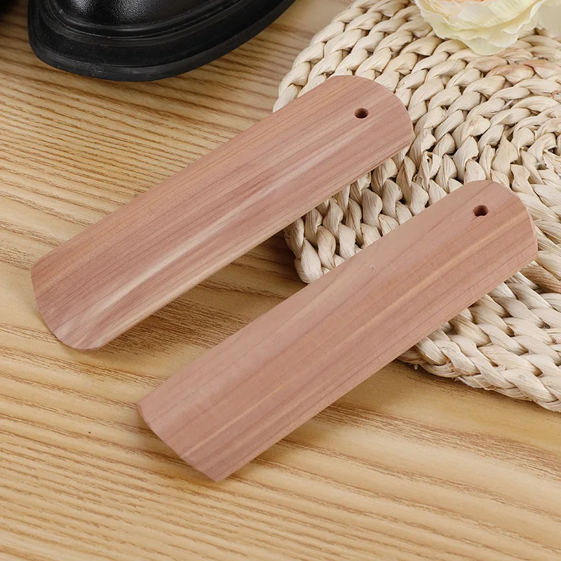 100% Nature Red Cedar Custom Shoe Horn Lazy Shoe Helper Portable Shoe Lifter