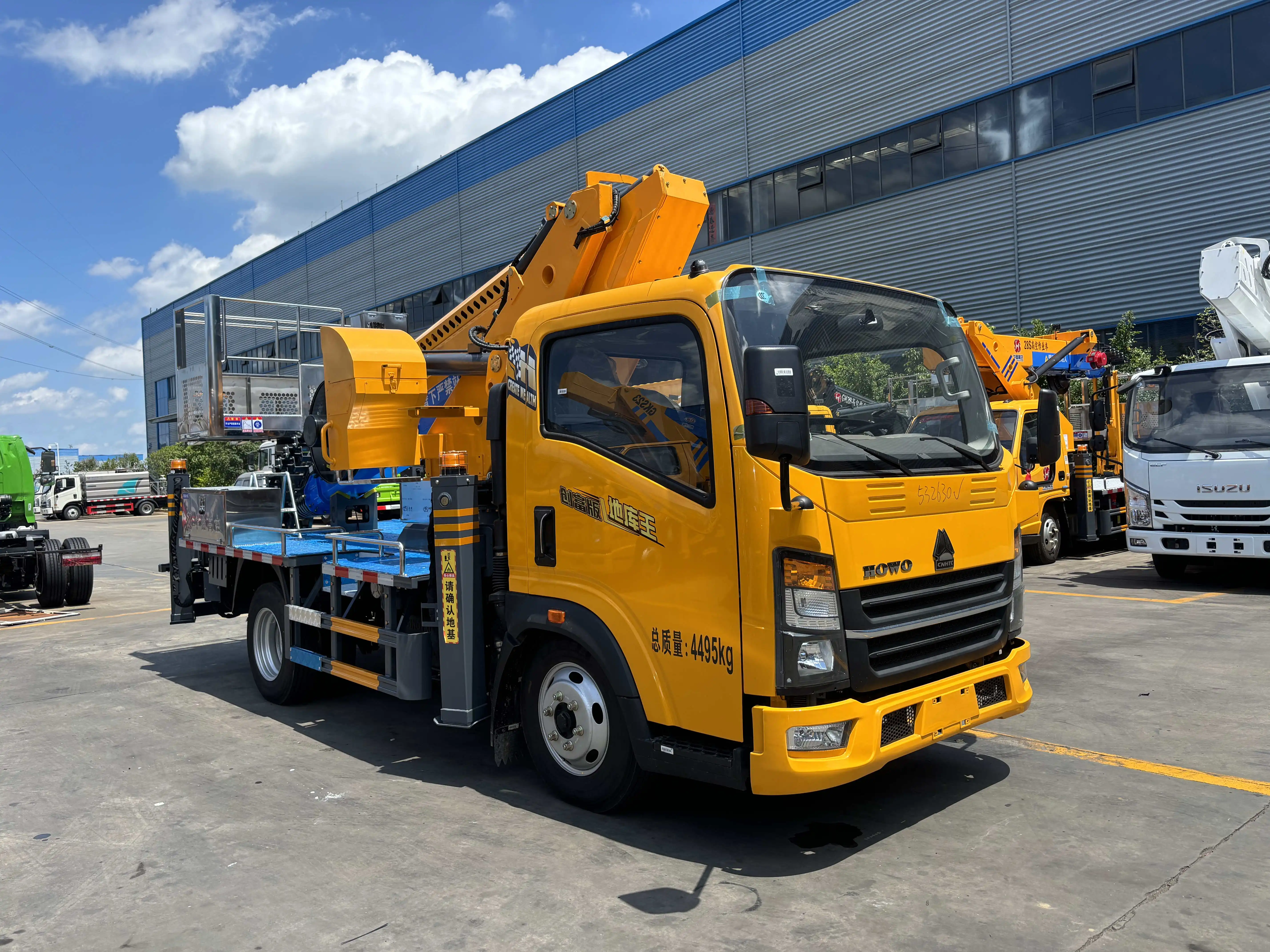 28m manned aerial vehicle support customized aerial construction lift truck heavy truck HOWO