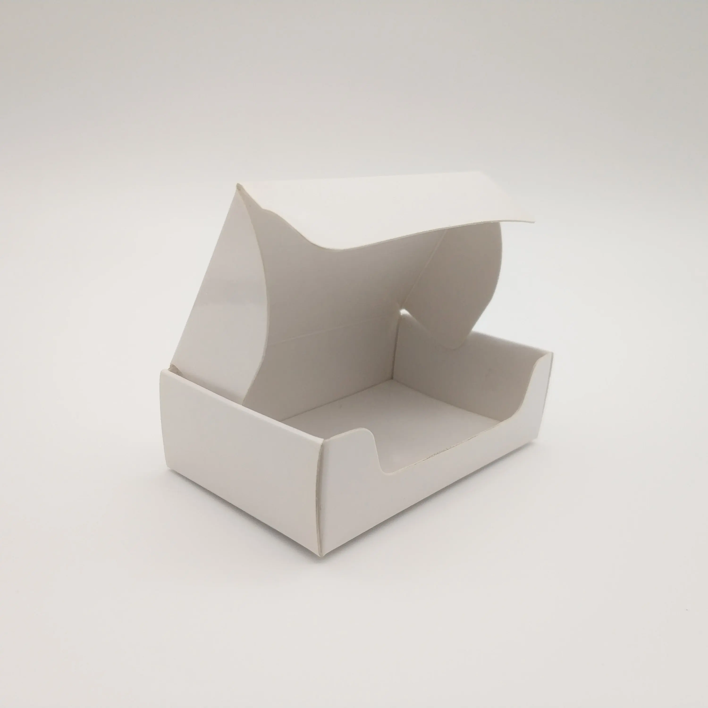 Factory Direct Sale Premium 90g Small Portable Milk Cream Beauty Bar Soap for Gentle Cleansing and Nourishment