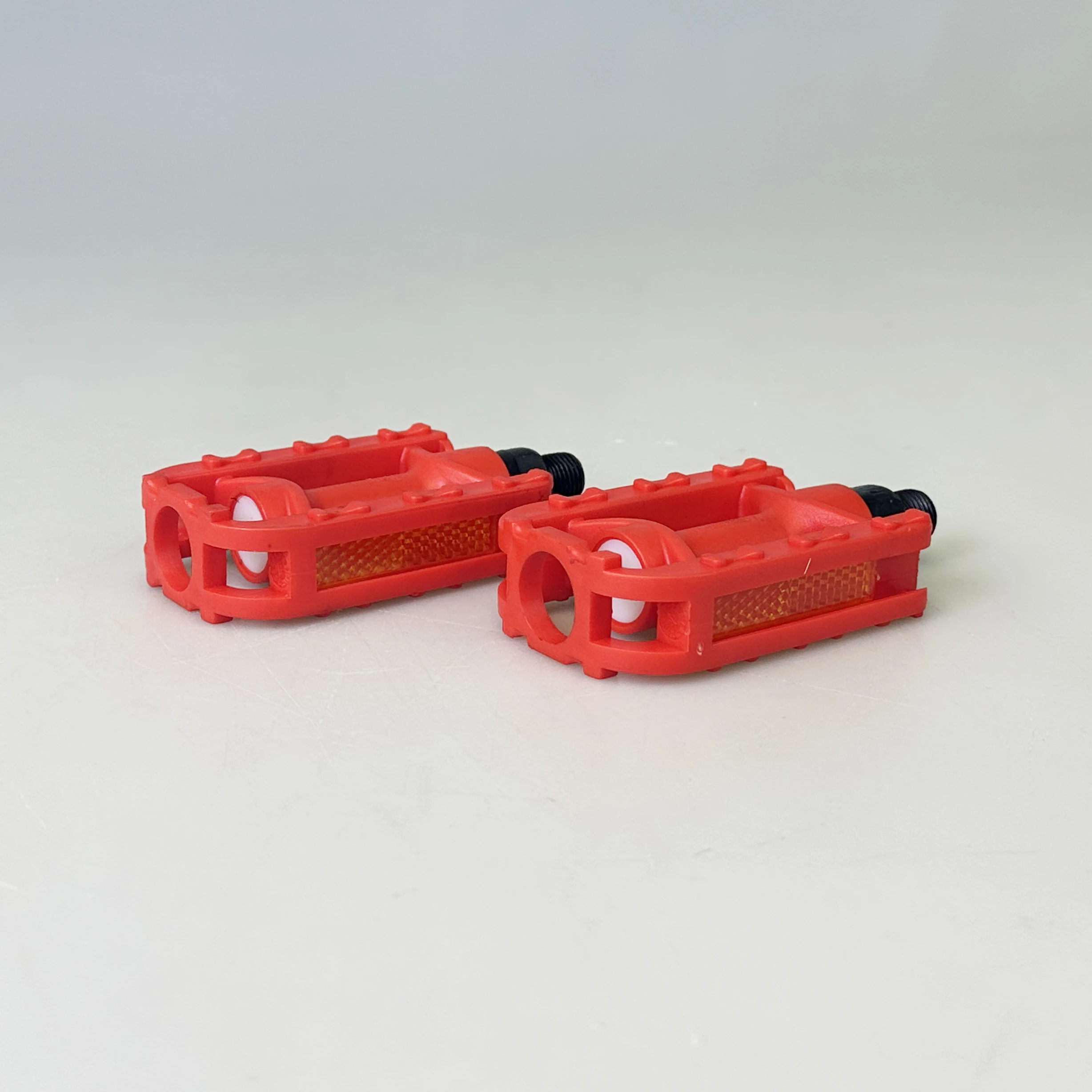 Colorful PP Children Bike Pedals Ball Bearing For Kids Anti-Slip Bike Parts Customize Color