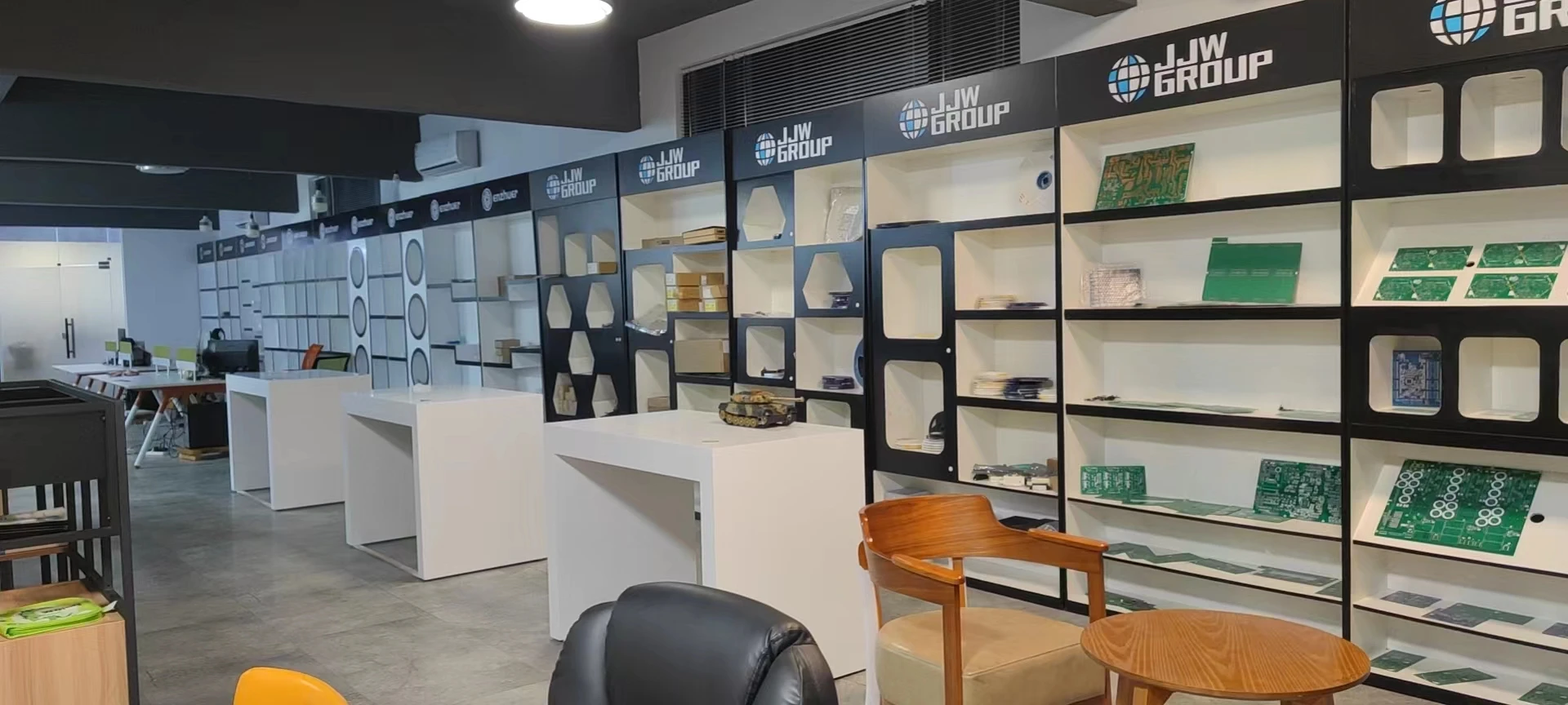 Новая и оригинальная интегральная схема