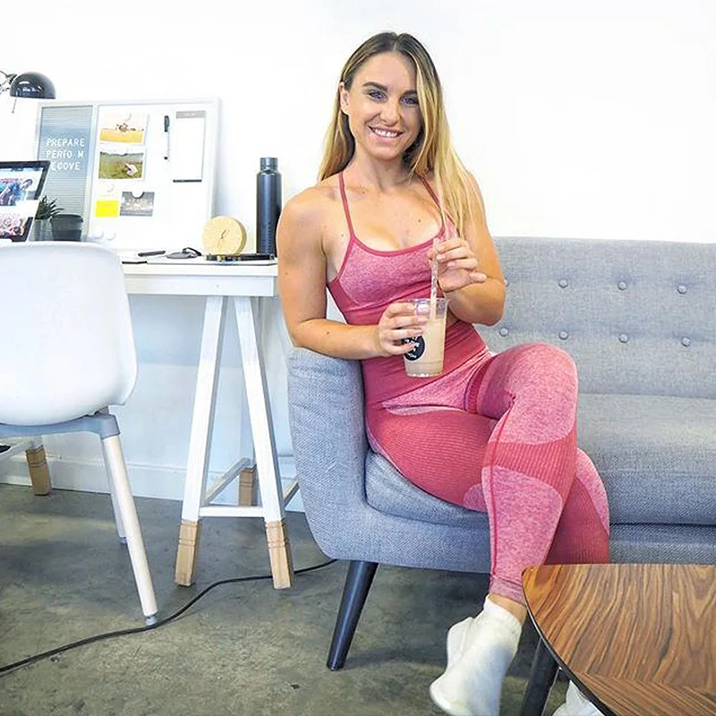 Professional Seamless Quick Dry Gym Outfit Fitness Clothing 2 Pieces Women Workout Sets Yoga Suit