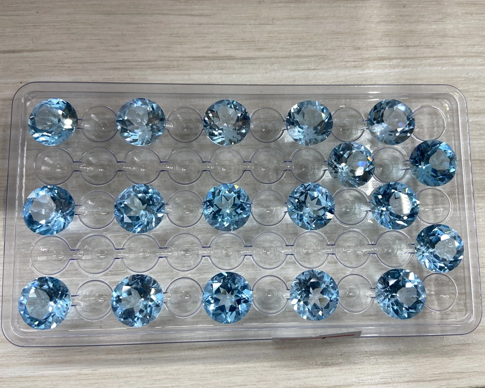 2.1 carat 7*9mm Natural topaz sky blue topaz Oval cut AAA Quality loose gemstone topaz for sale