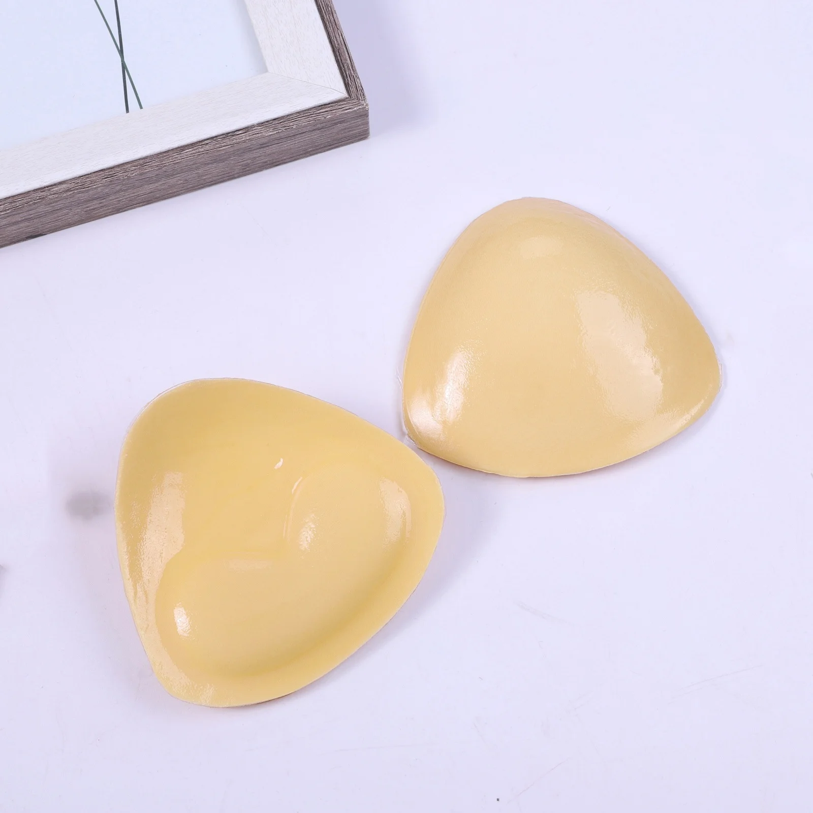 Factory price Triangular Bra Pad Long Lasting soft comfortable washable reusable Sticky Bra Insert for Women