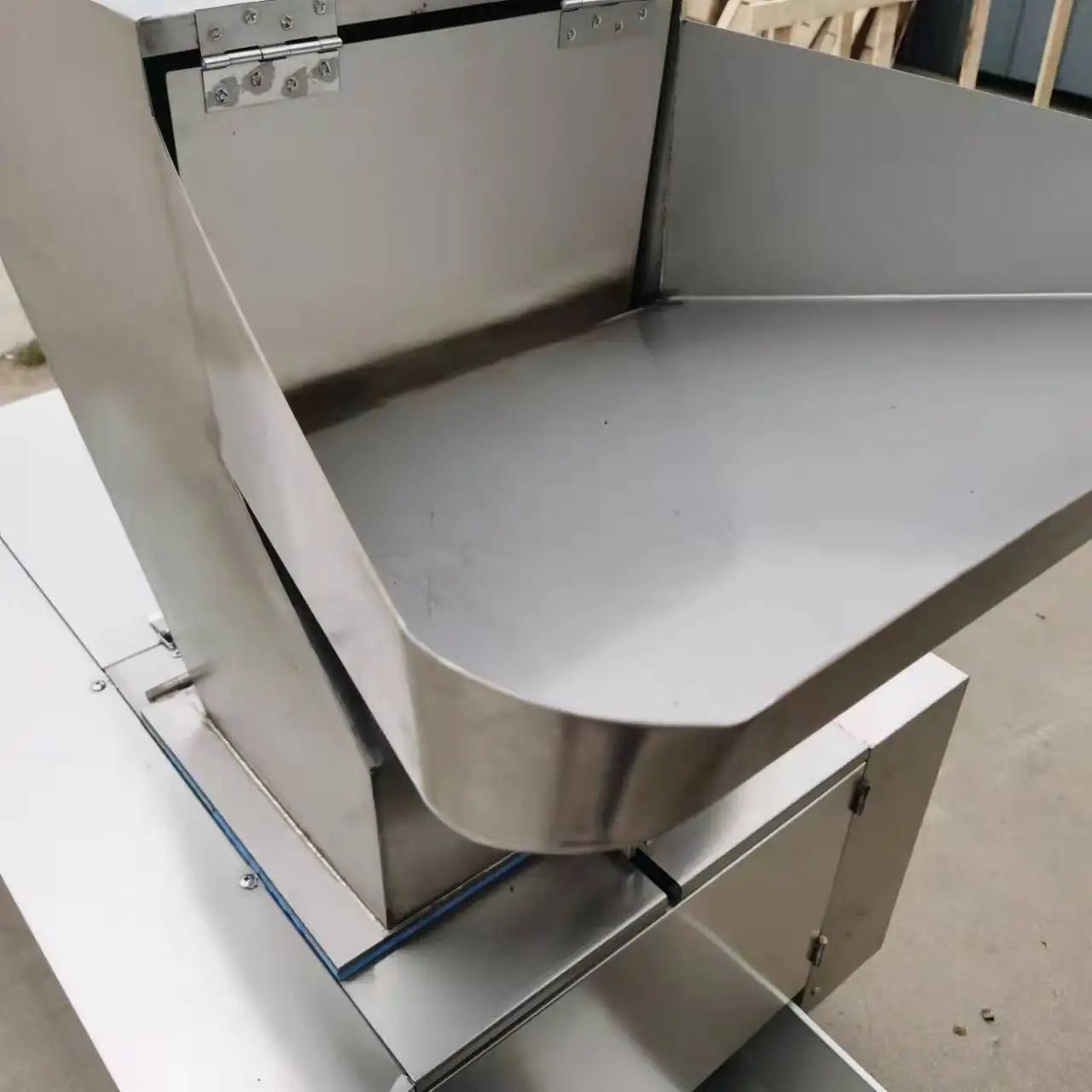 GOOPIKK Commercial 80~200 kg/h Cow Bone Processing Automatic Bone Grinding Machine Meat Bone Crusher