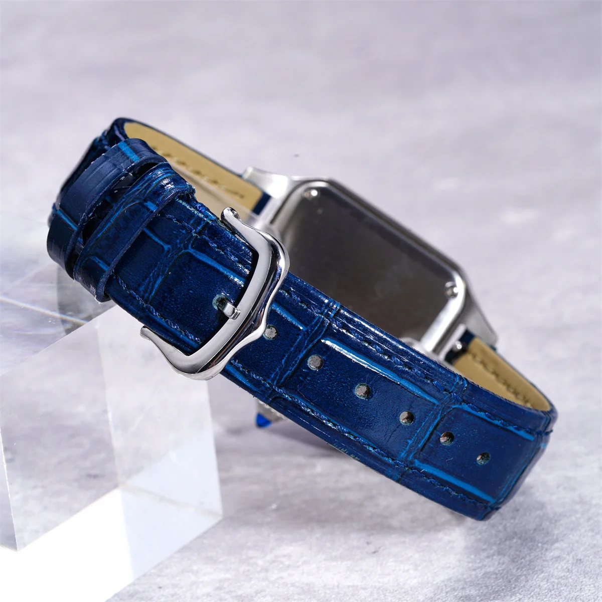 Classic Style 5bar Waterproof Quartz Sword Shaped Pointer Arabic Numerals Dial Wrist Watch Luxury Watch Women Leather Watches