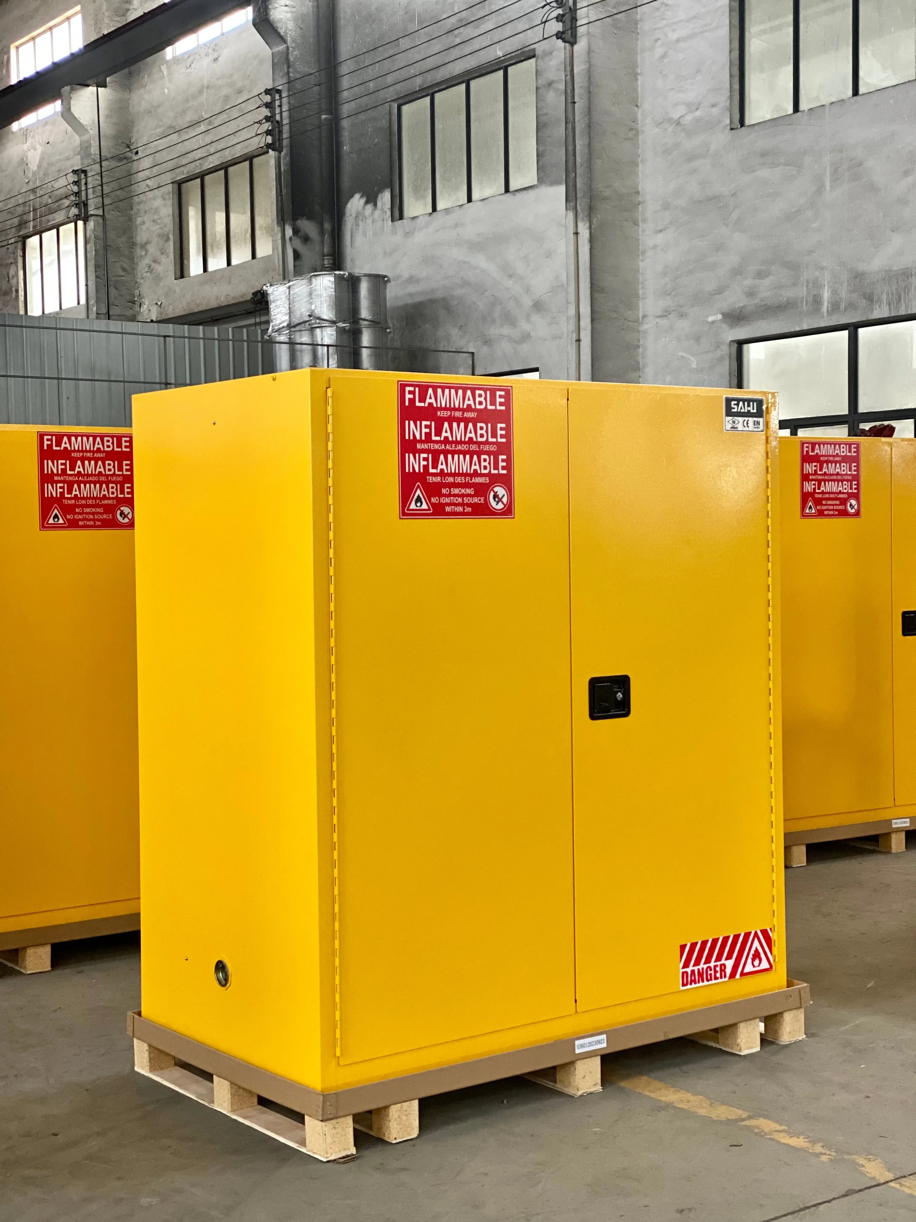 SAI-U Yellow fireproof safety cabinet with double doors SC0110Y with FM Certificated