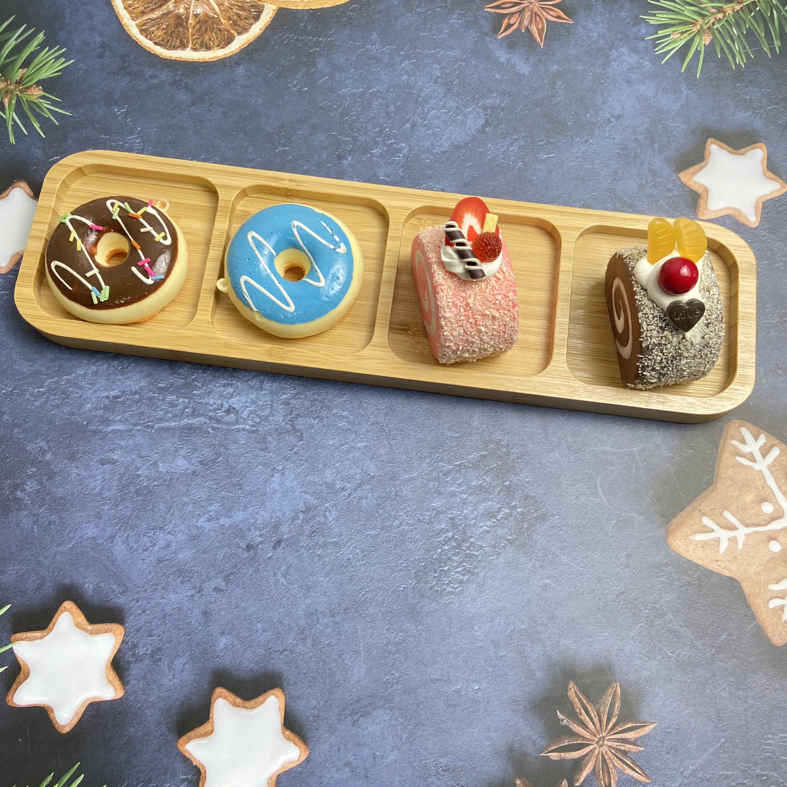 Diyue Wooden Snack Tray Serving Plate Nuts Platter Food Serving Tray Stock Wholesale Bamboo 4 Grid Candy Plates