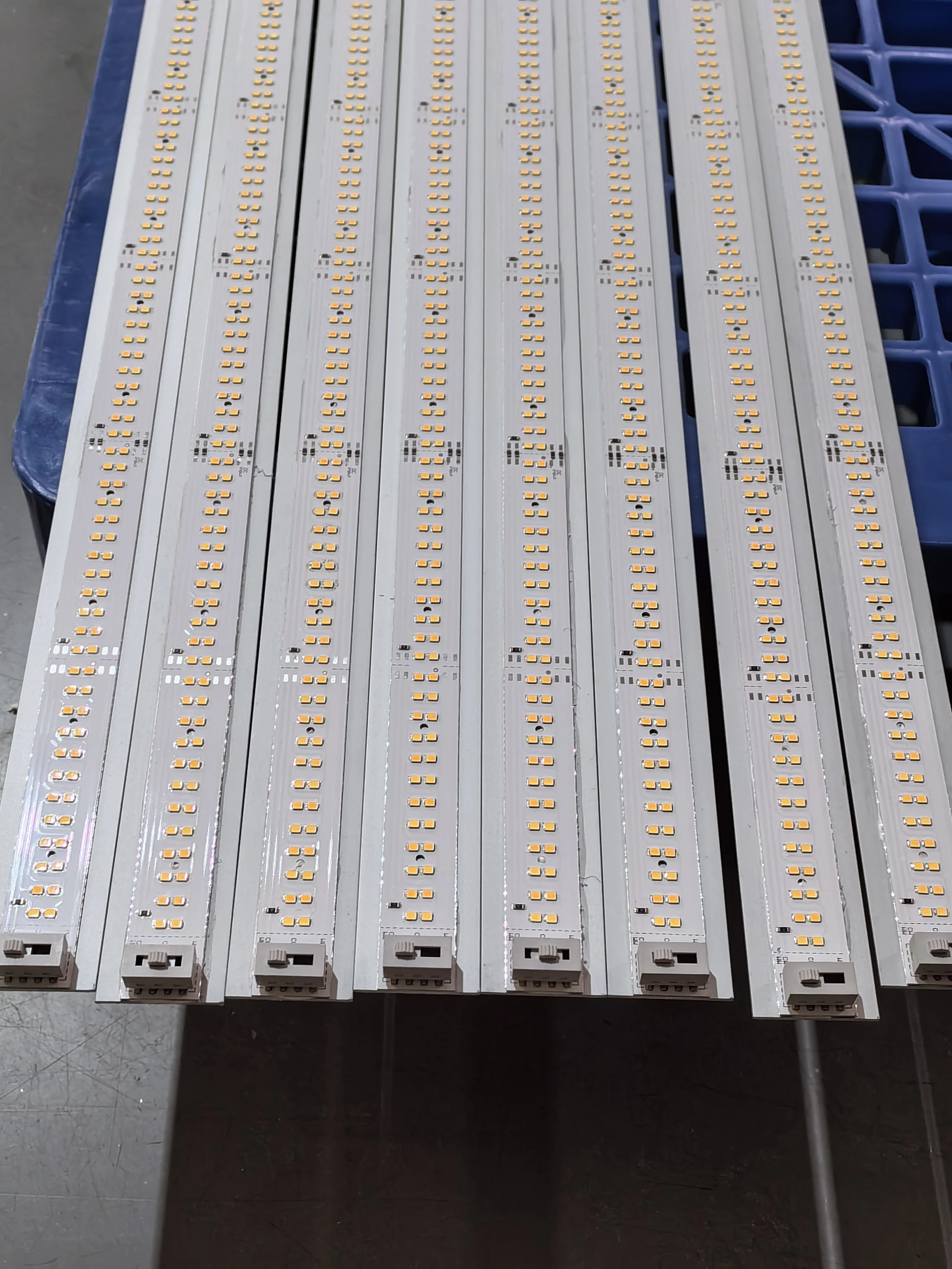 Dual Color LED Light Source Board SMD2835 warm white 2600-7000K led aluminum PcB light bar led module for linear light