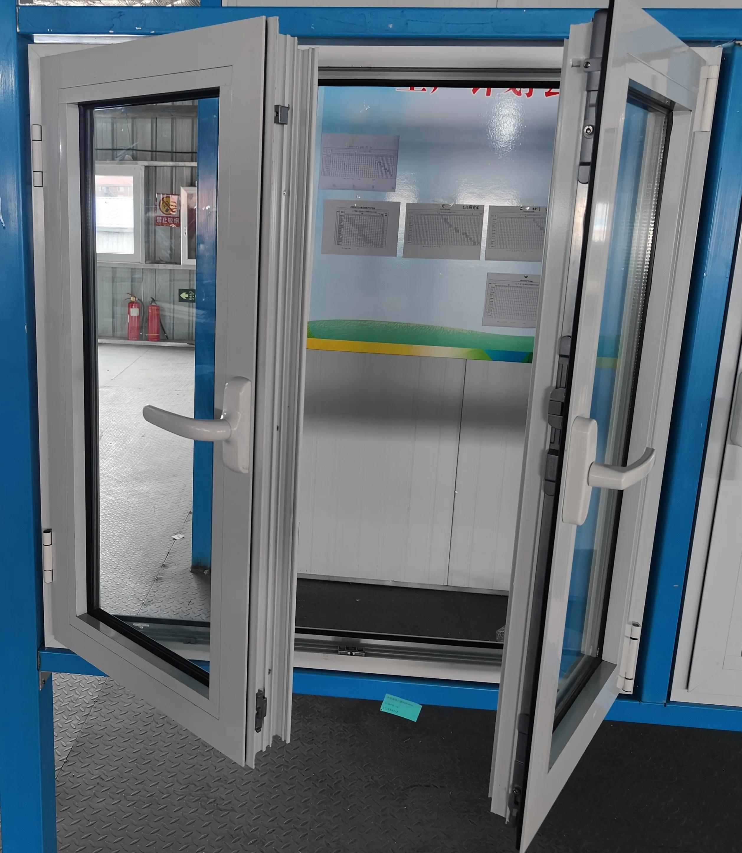 Home Used Balcony Decoration White Corner Butt Joint Glass Window Tilt Turn Bay Window Aluminium Window