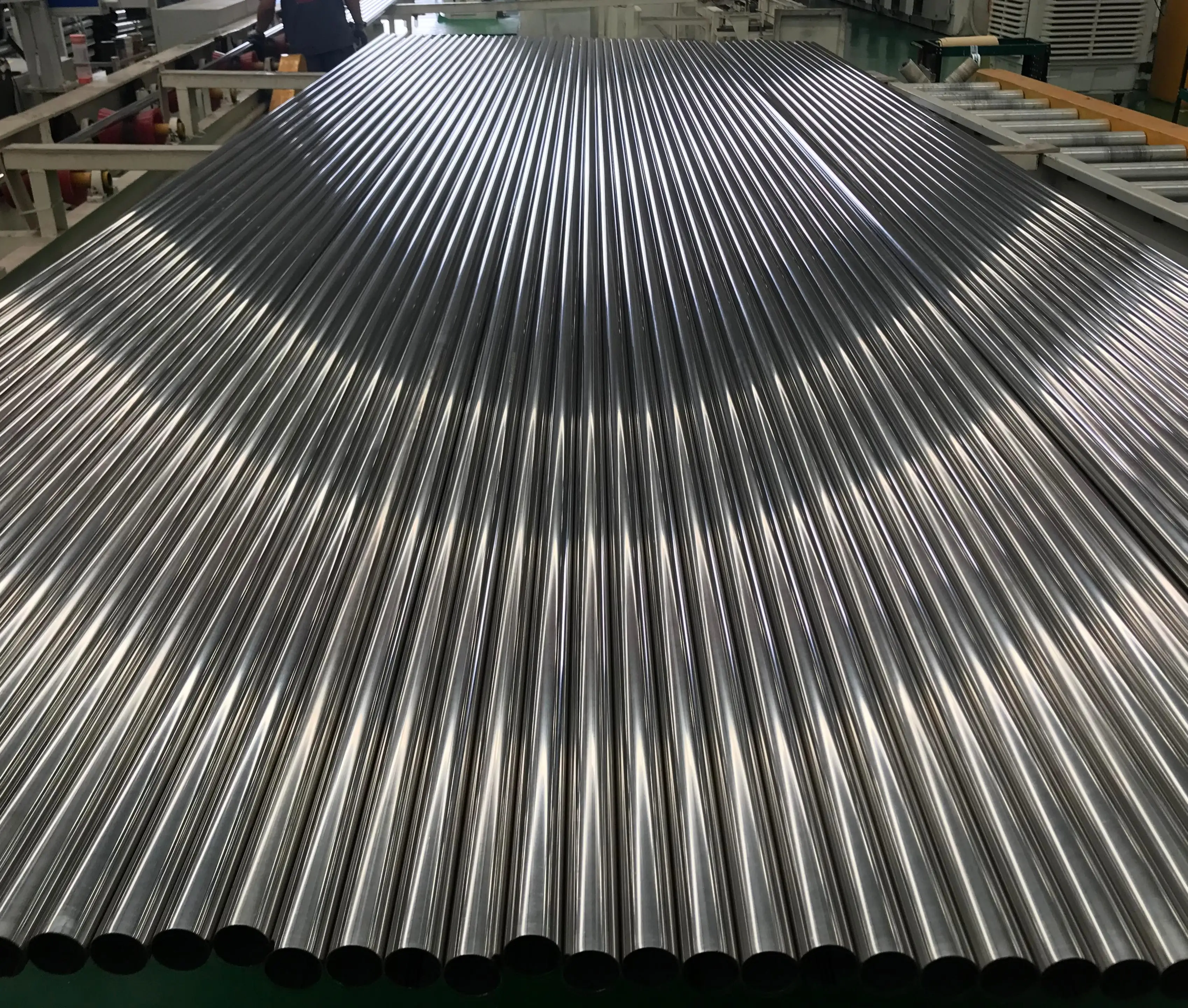 AiSi ASTM A554 A312 SS 304 316L зеркальная полированная квадратная круглая бесшовная сварная труба из нержавеющей