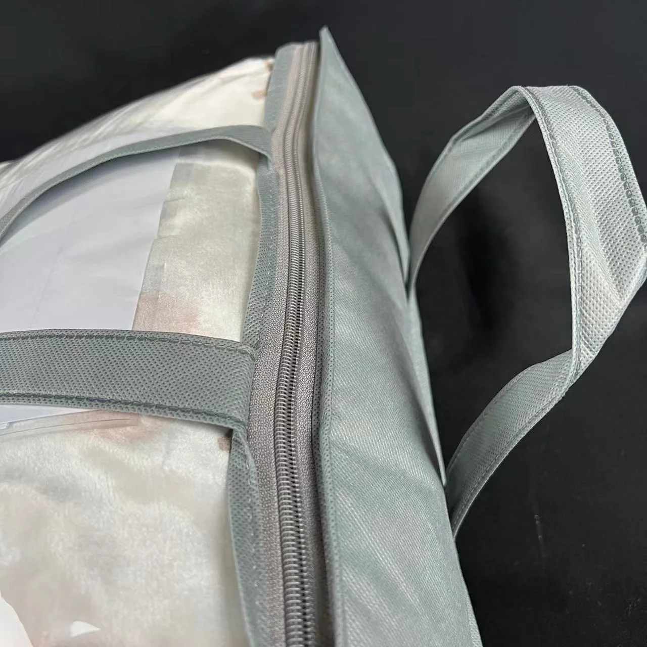 Non Woven and Pvc Bag with Zipper for Bedsheets for Sale