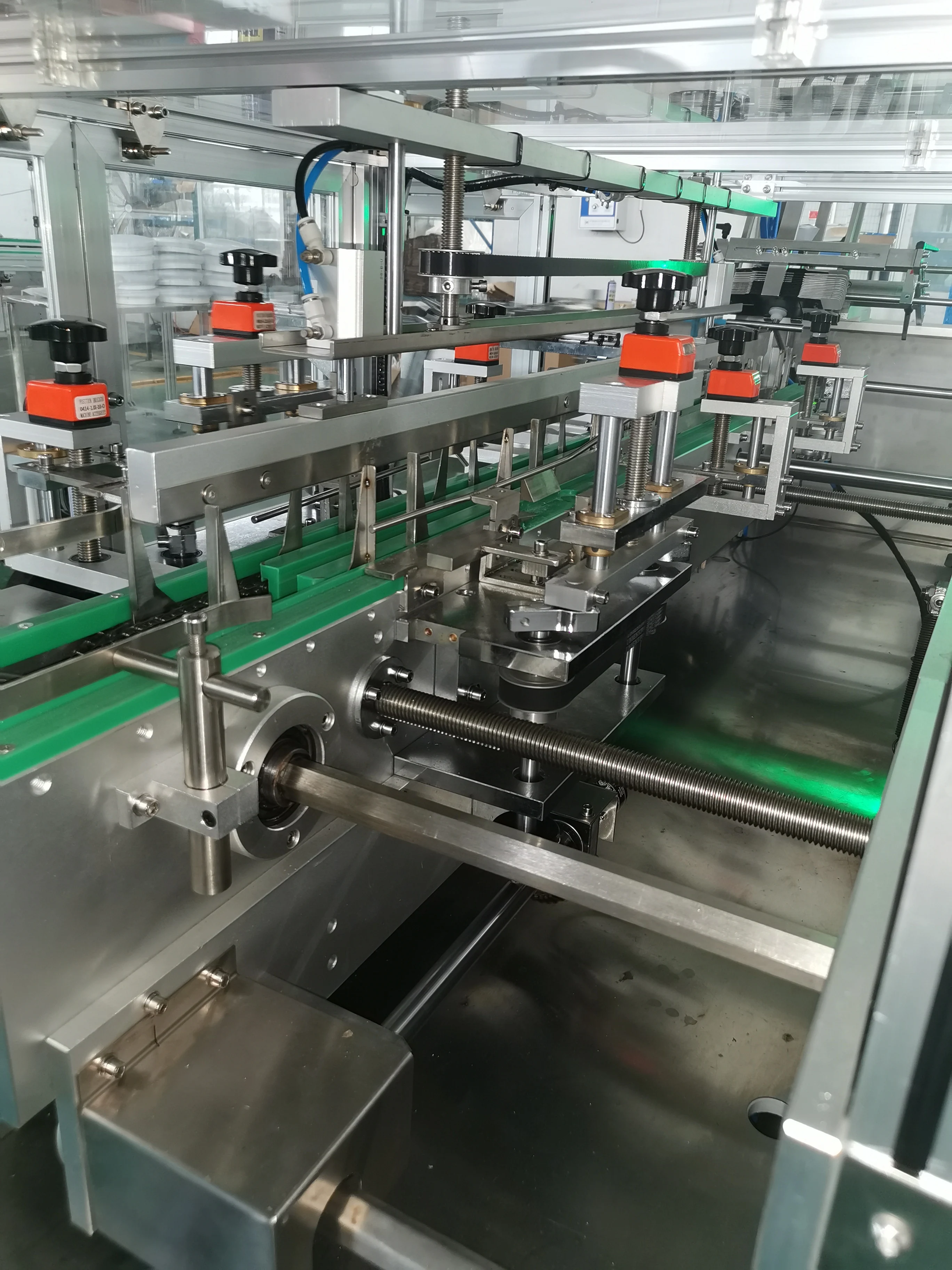 Full Automatic Flow Pack machine upper film reel and Box Cartoning Machine Chocolate Bars Pillow Type Packing Machine