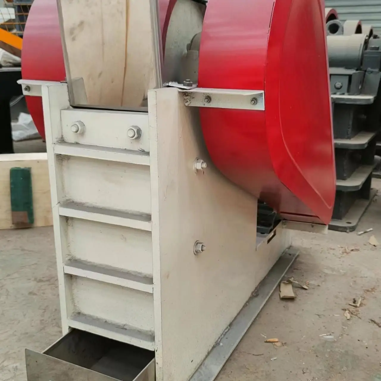 BLK 150*250 btma low price stone jaw crusher production line jaw hammer impact cone crusher production line mob