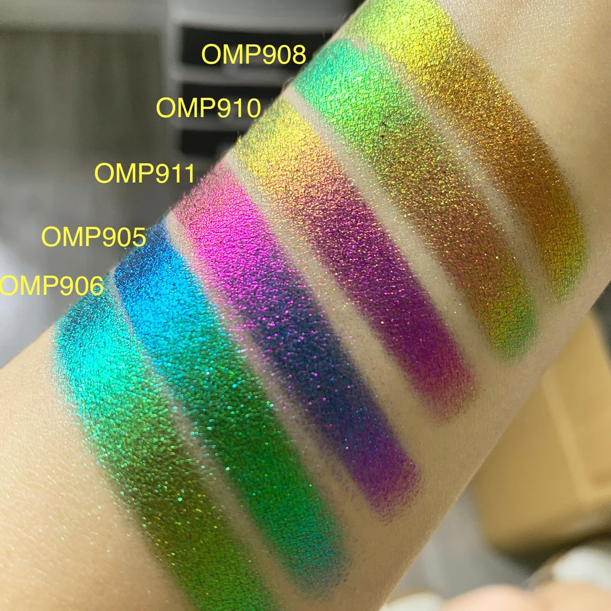 Wholesale Makeup Vegan Multichrome Pigment High Pigment 100 Colors Chameleon Eyeshadow Palette