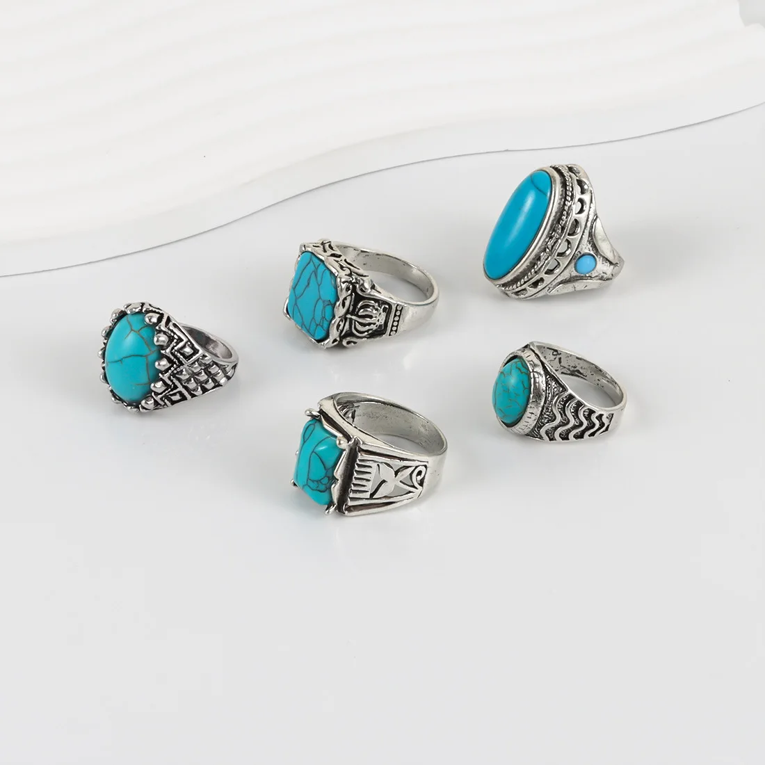 Retro Western Style Turquoise Ring Cowgirl Engraved Ring for Woman Gift