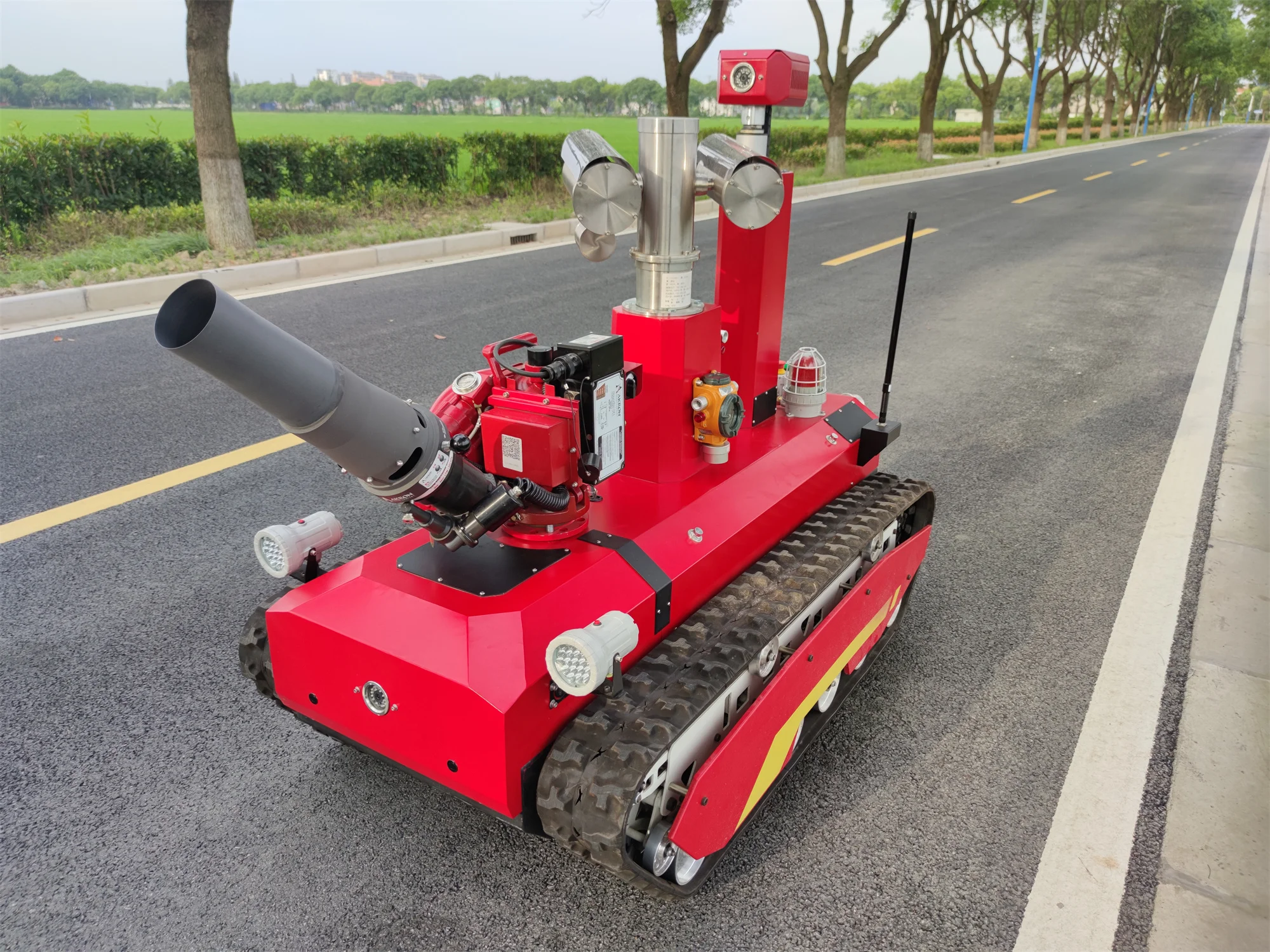 Cheap And High Quality Rubber Steel Track Chassis Electric Explosion-Proof Smart Fire-Fighting Robot