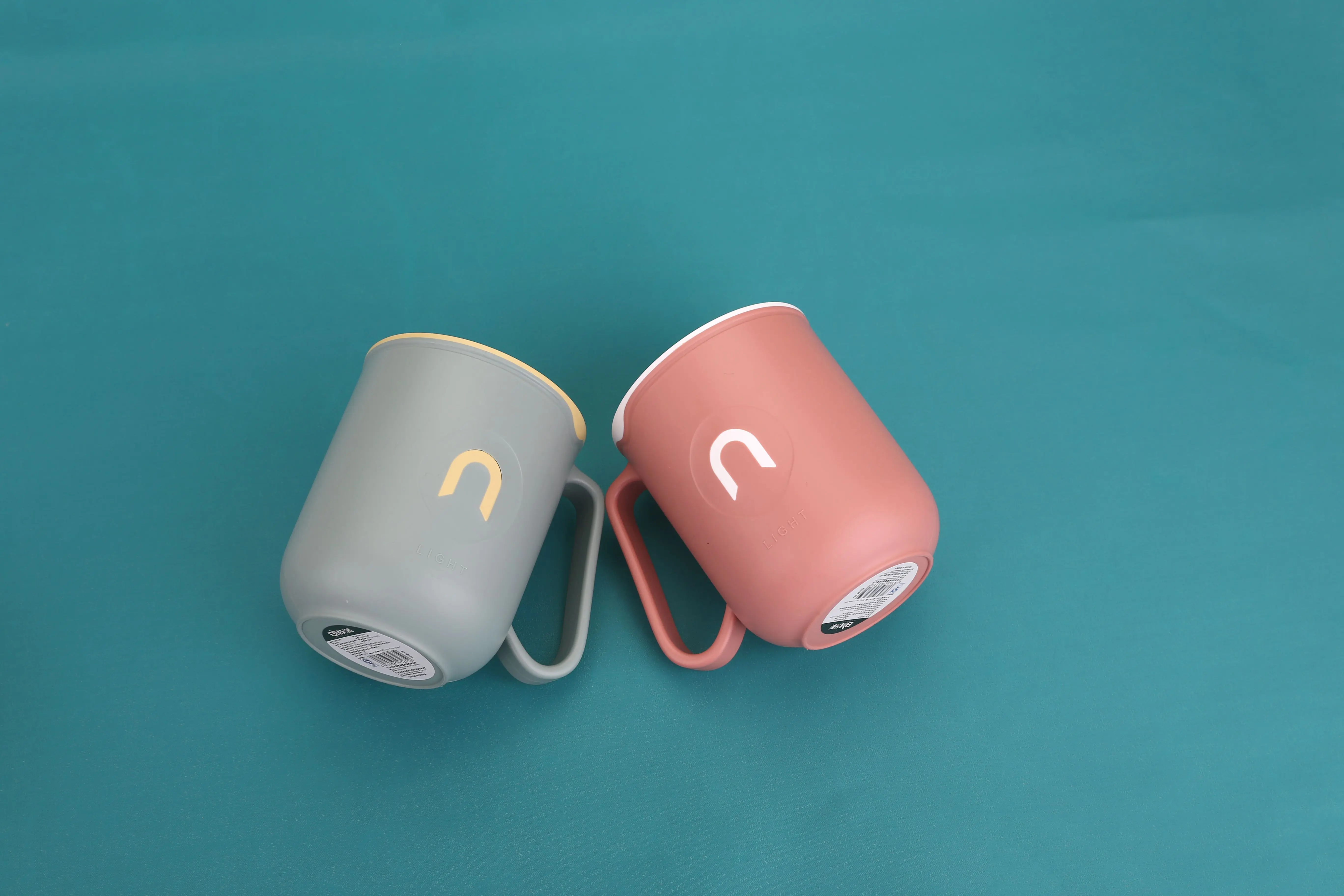 European and american fashion Factory Special Design U Shaped Cup Durable Plastic Toothbrush Gargle Cup