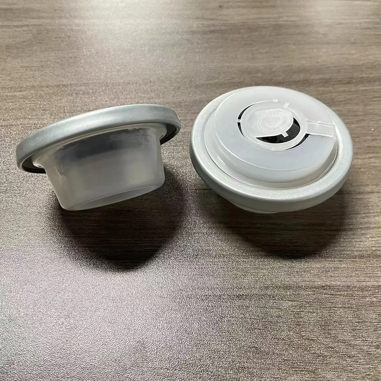High Quality Plastic Closure 63mm Canseal Flex Spout Cap with 38 mmThread System Opening Sealing for 30L 26L Metal Steel Drums