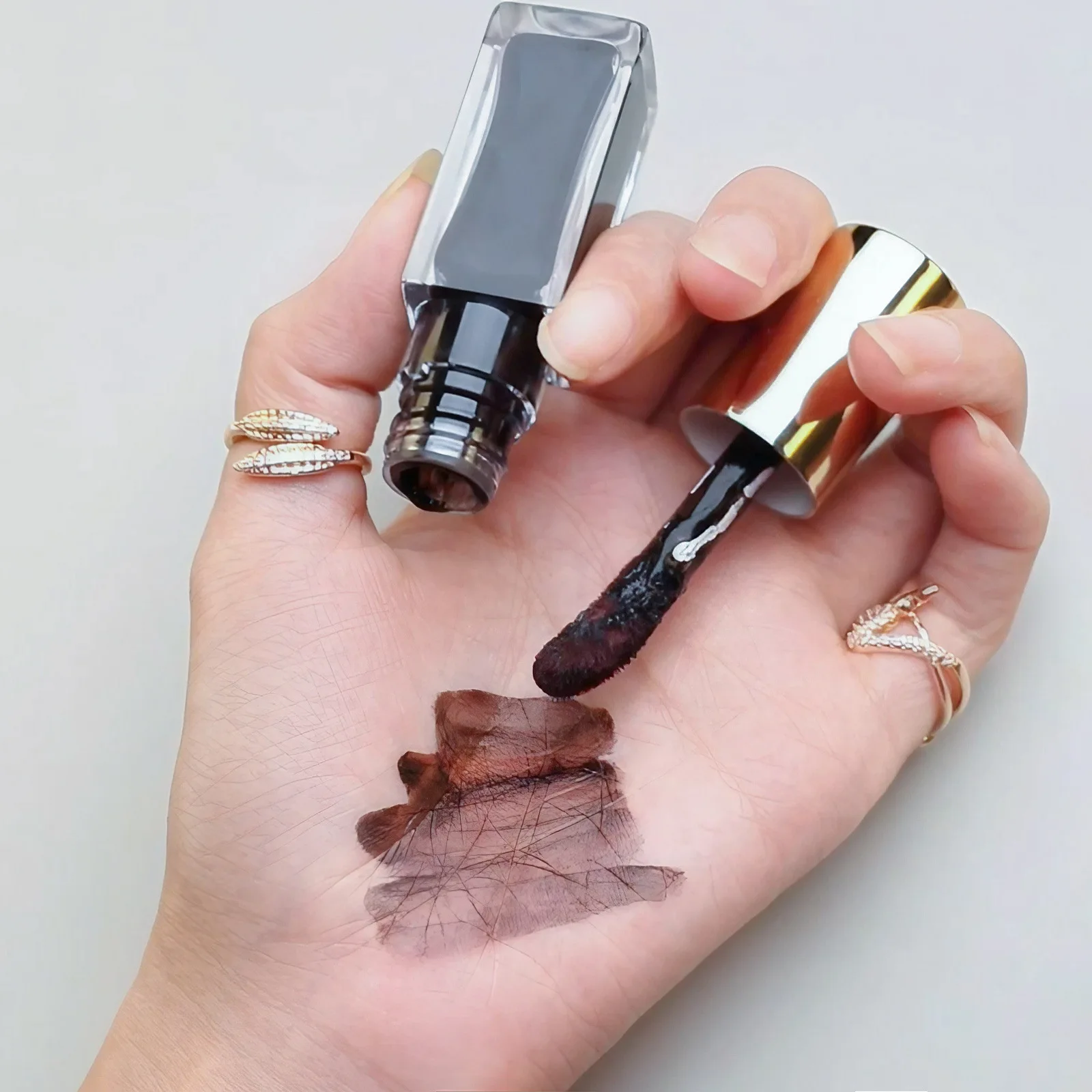 Available in Stock for Custom Logo Small Waist Brown Water Soft Mist Brown Watermelon Flavor Lip Gloss
