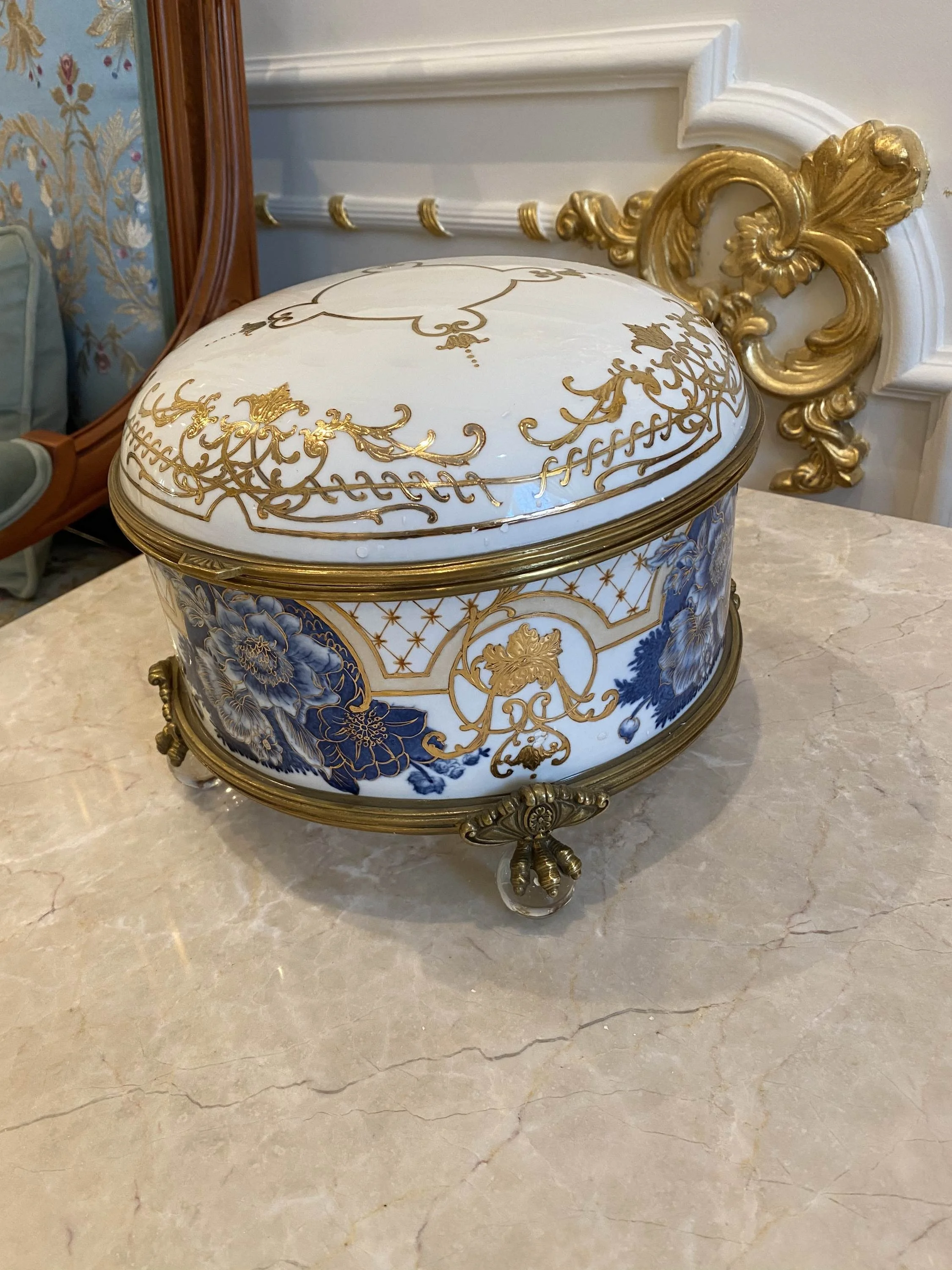 Handmade blue and white home decoration porcelain vases and ceramic vase with hand drawing pattern