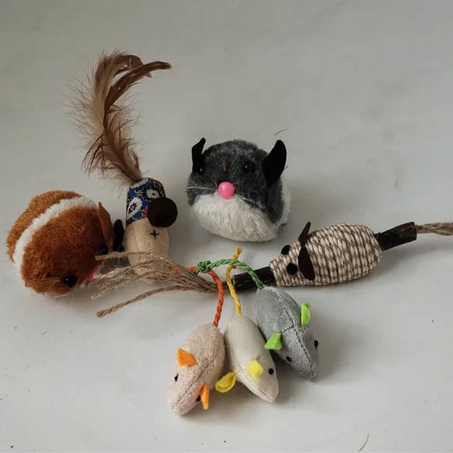 Faux Fur Mouse Cat Toy with Feather tail for Cat Scratch Interactive Moving  Emulational Cat Mice Toy