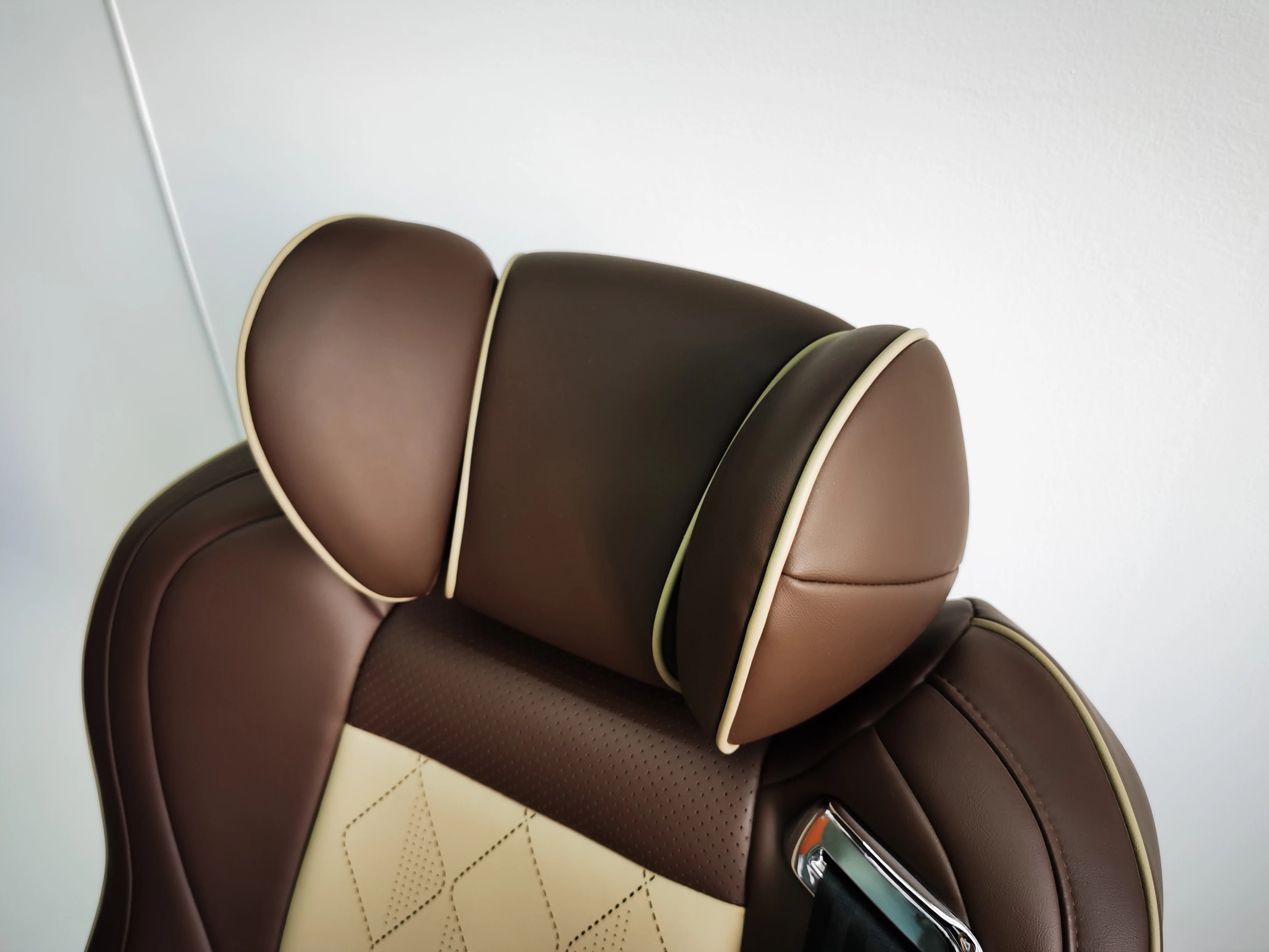 MINI BUS luxury VIP car  limousine seat for Alphard