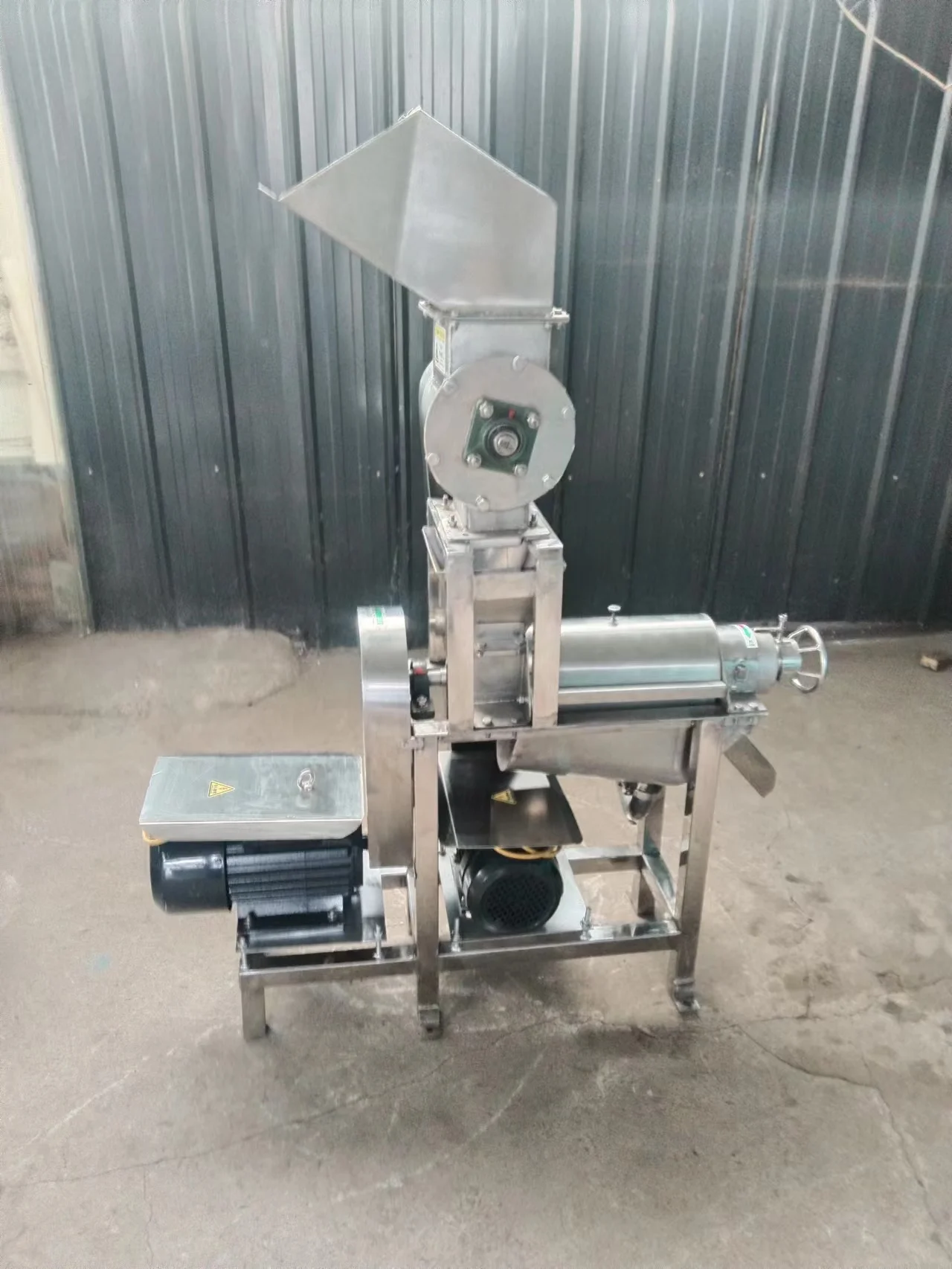 Industrial high efficiency output 500kg/h Juice Extractor Machine Peeling and core removing machine guava juicer fruit pulper