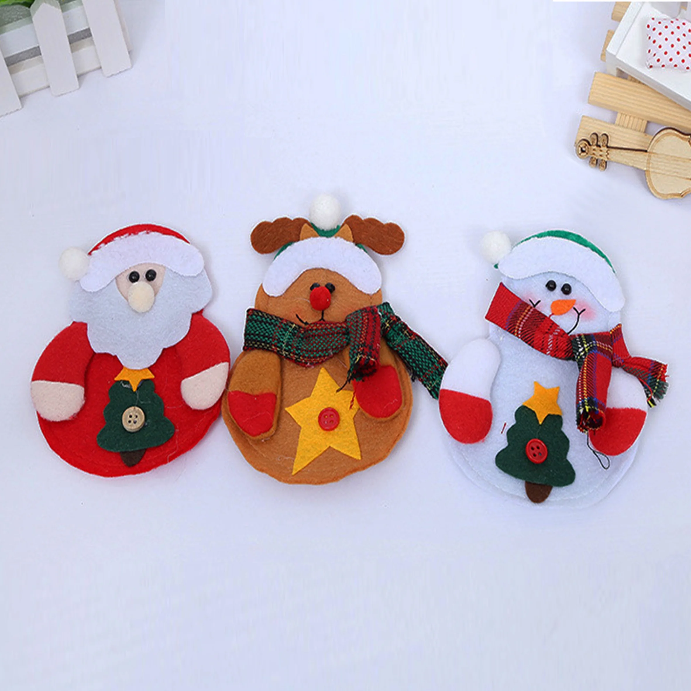 Ceramic Christmas Cup Gift Set Unique Souvenir Gift Small Christmas Decoration Items Handmade White Customized Food Contact Safe