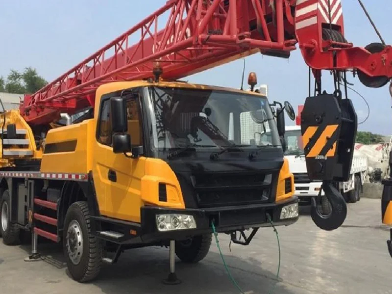 Hot Selling Chinese Famous Brand Lifting Machinery Crane Truck STC1300C8-8 130 Ton for Sale