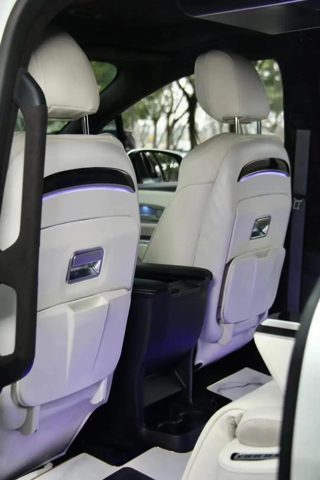 Vito V-class Toyota Sena interior modification and upgrade, all accessories factory direct for salesMercedes-Benz